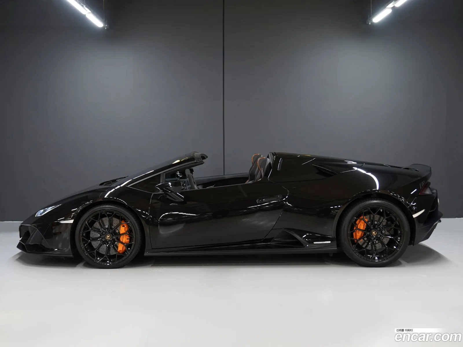 Lamborghini Huracan Lp640-4 Evo Spyder - фотография 3721398