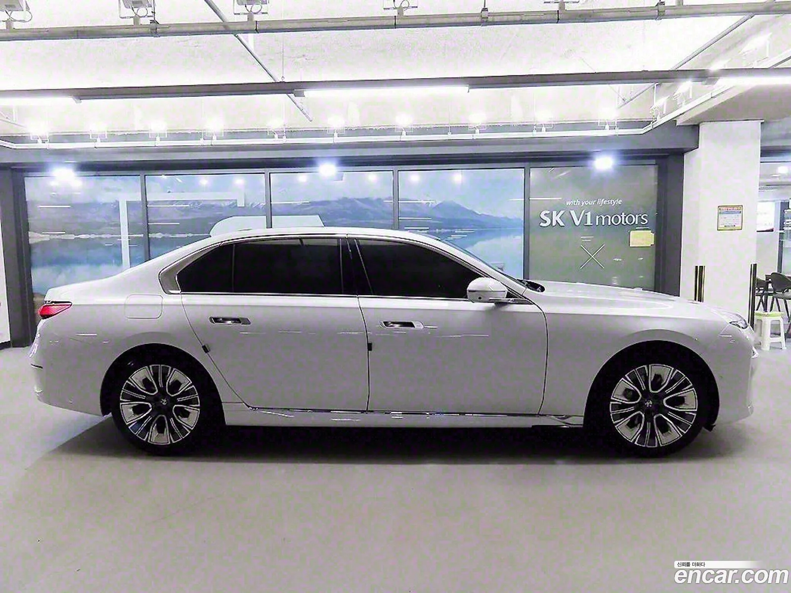 BMW 7 Series G70 740I Sdrive Design Pure Excellence - фотография 724274