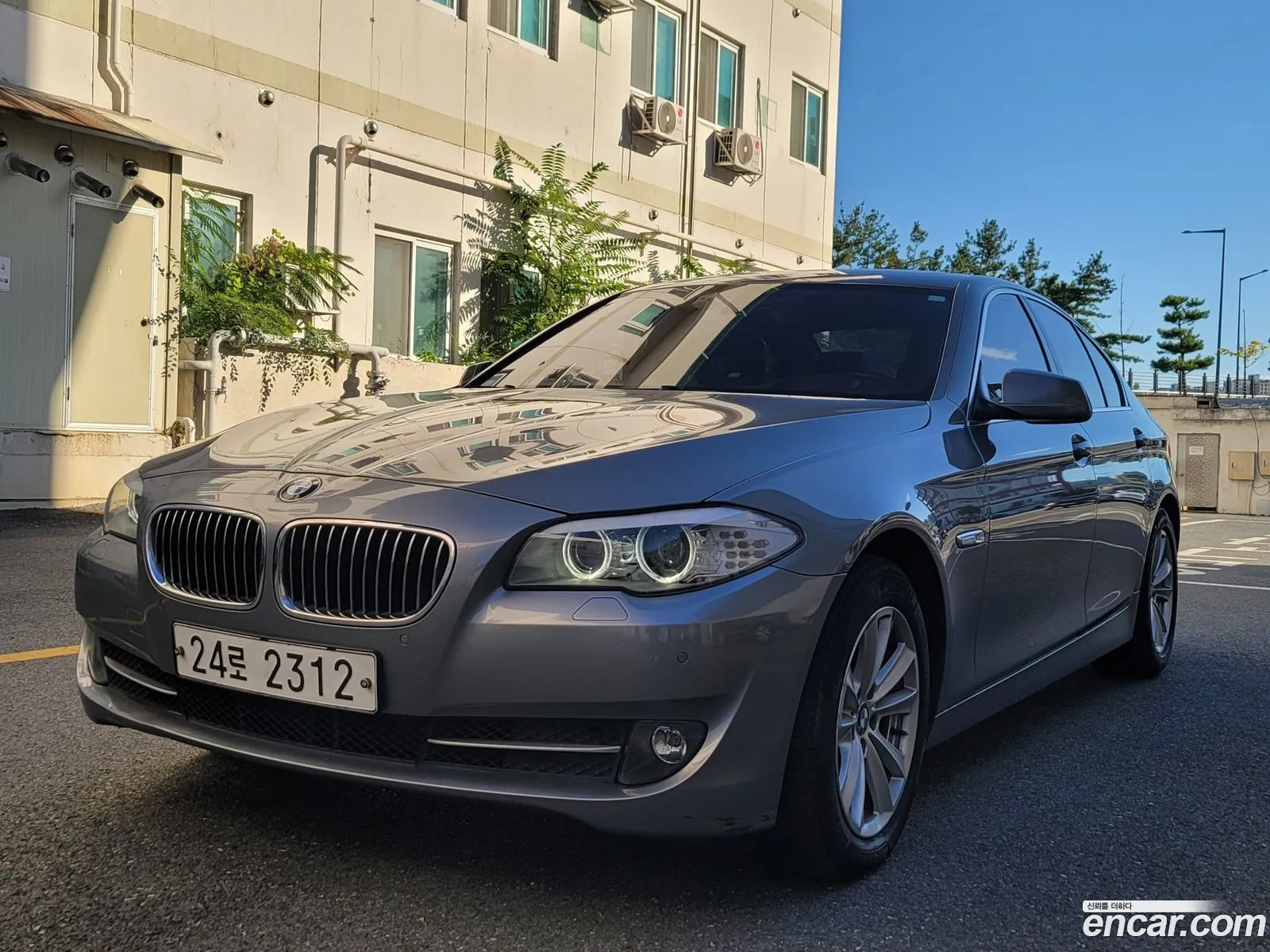 BMW 5 Series F10 520D - фотография 724224