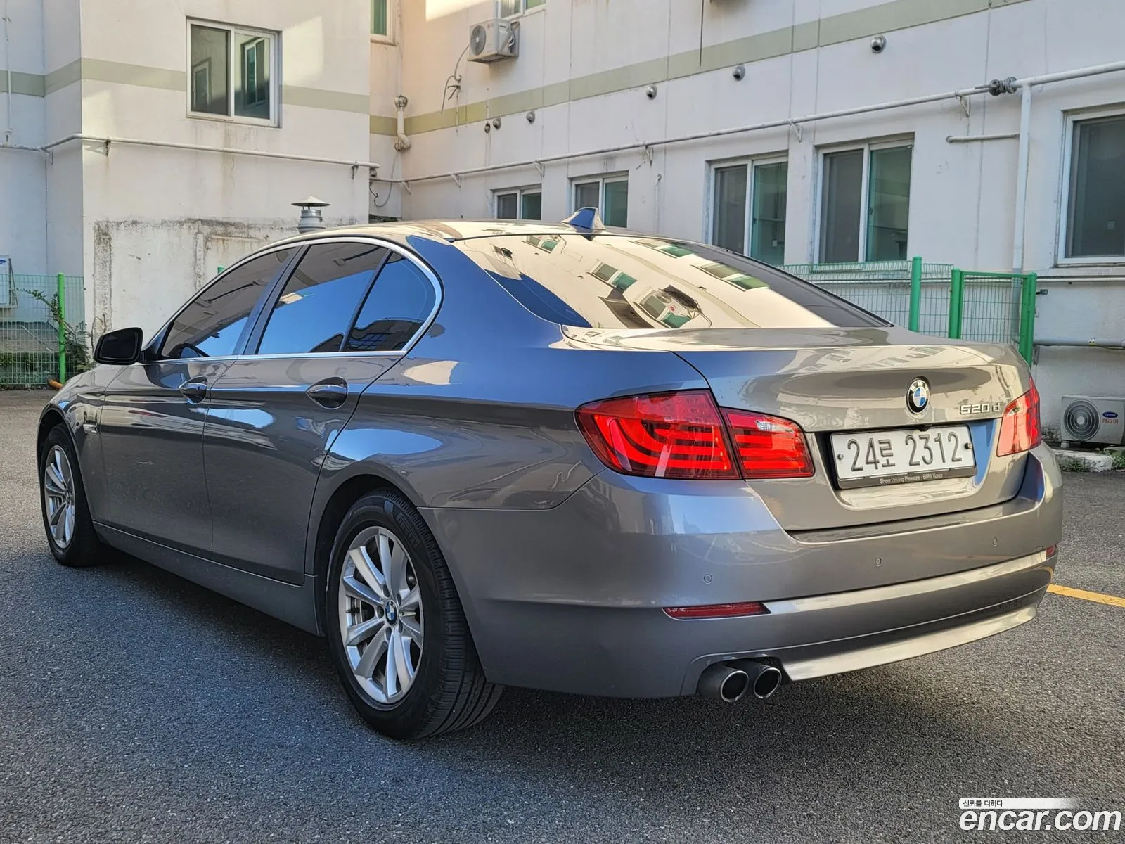 BMW 5 Series F10 520D - фотография 724227