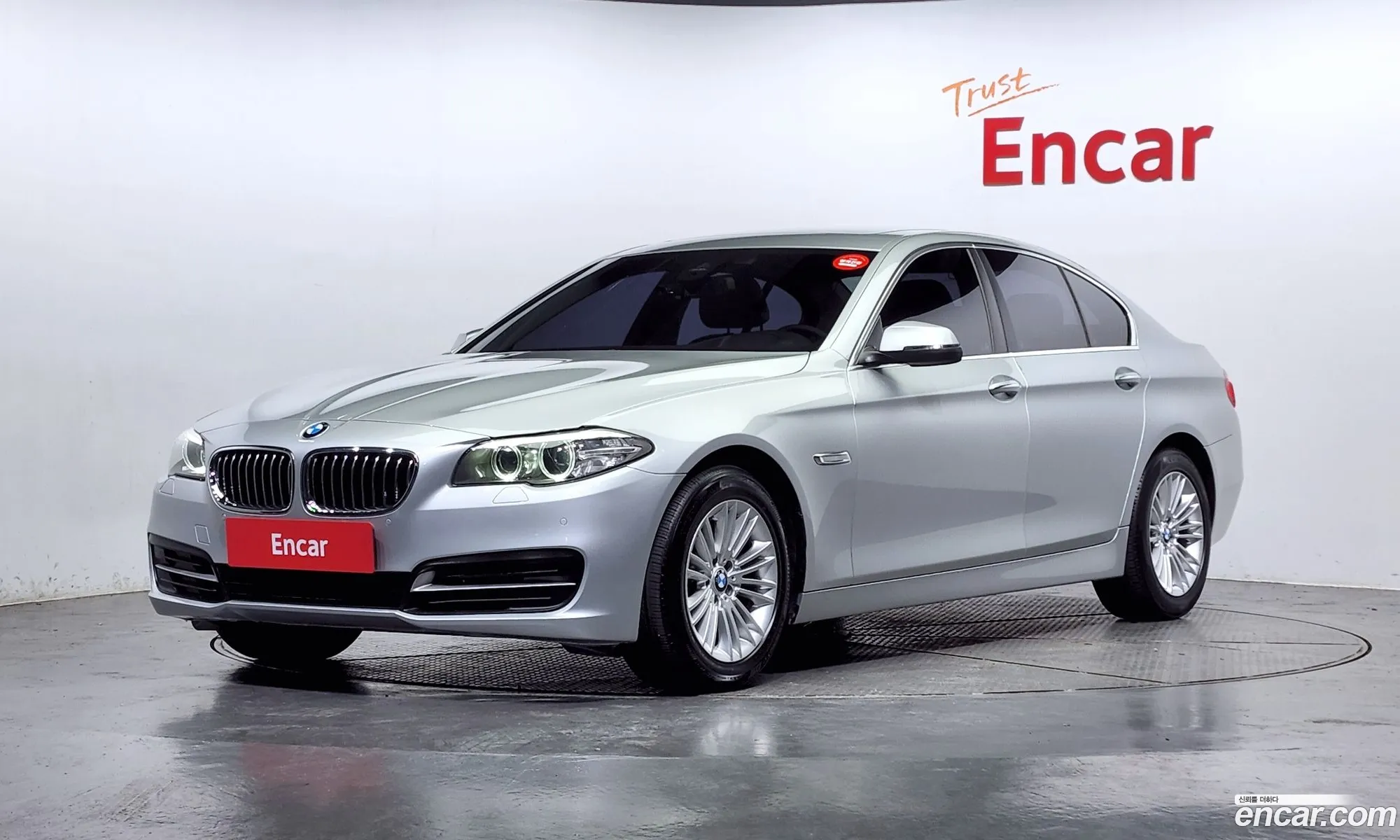 BMW 5 Series F10 520D xDrive - фотография 892395