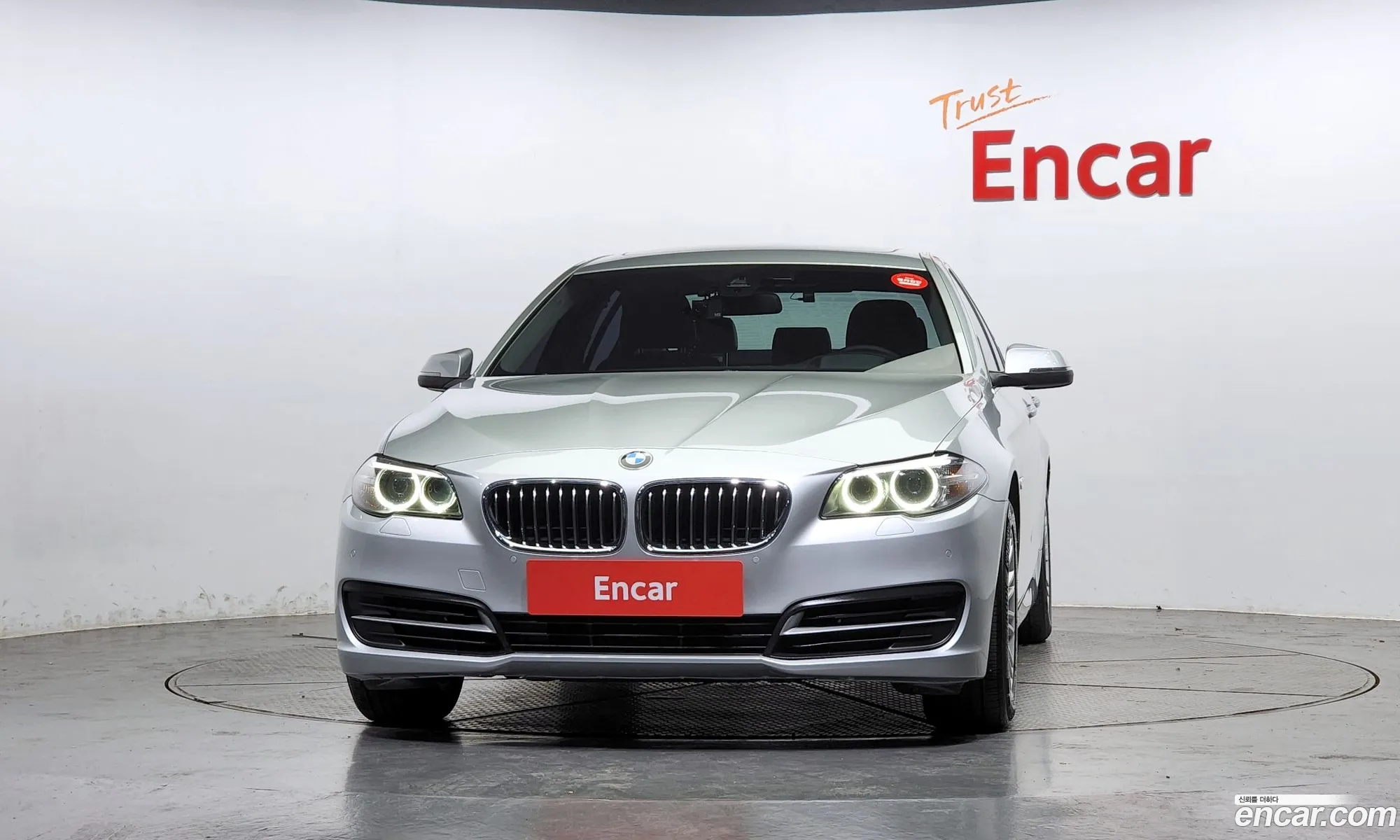 BMW 5 Series F10 520D xDrive - фотография 892397