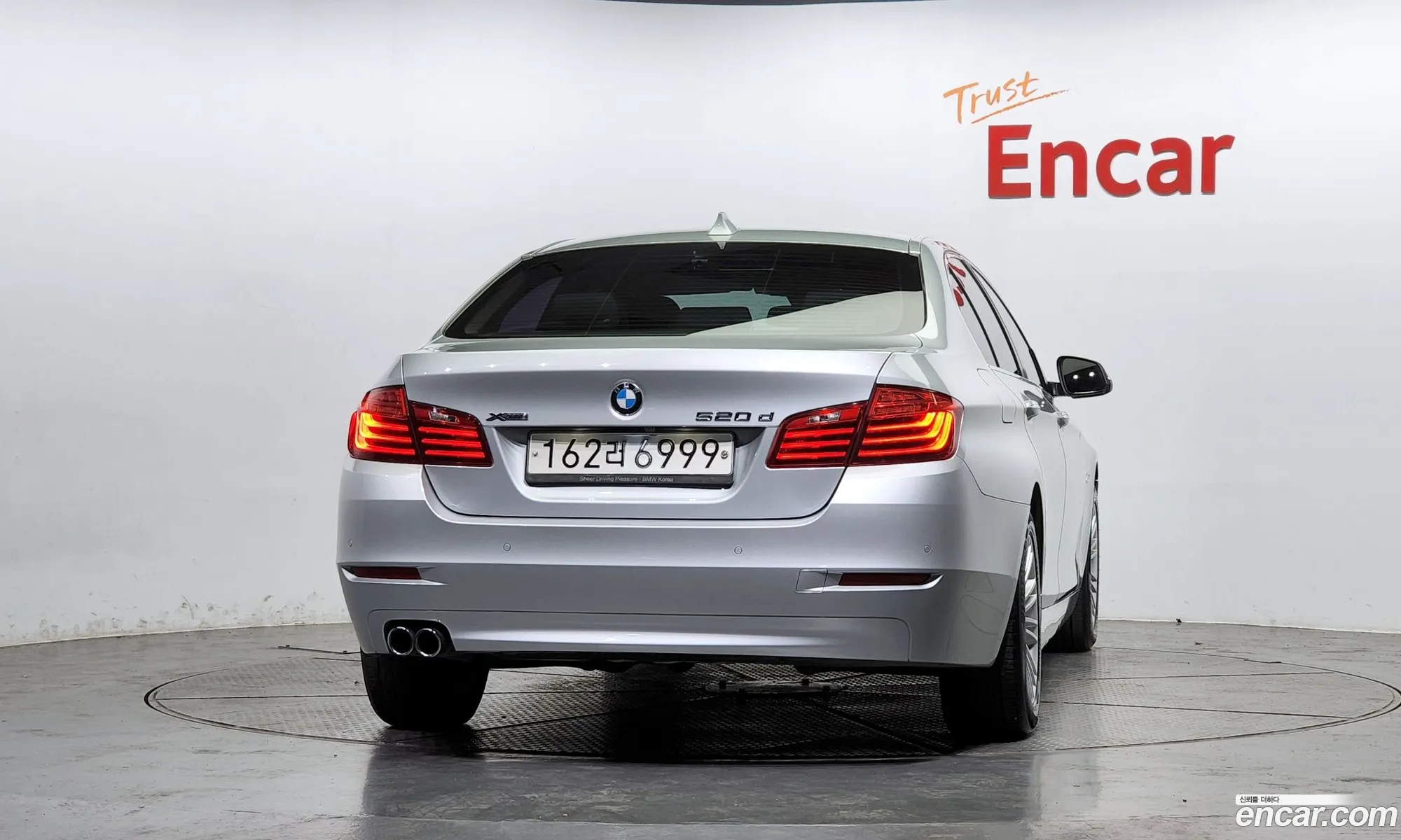 BMW 5 Series F10 520D xDrive - фотография 892398