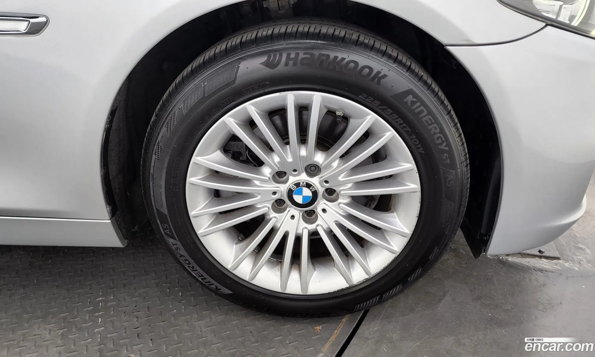 BMW 5 Series F10 520D xDrive - фотография 892399