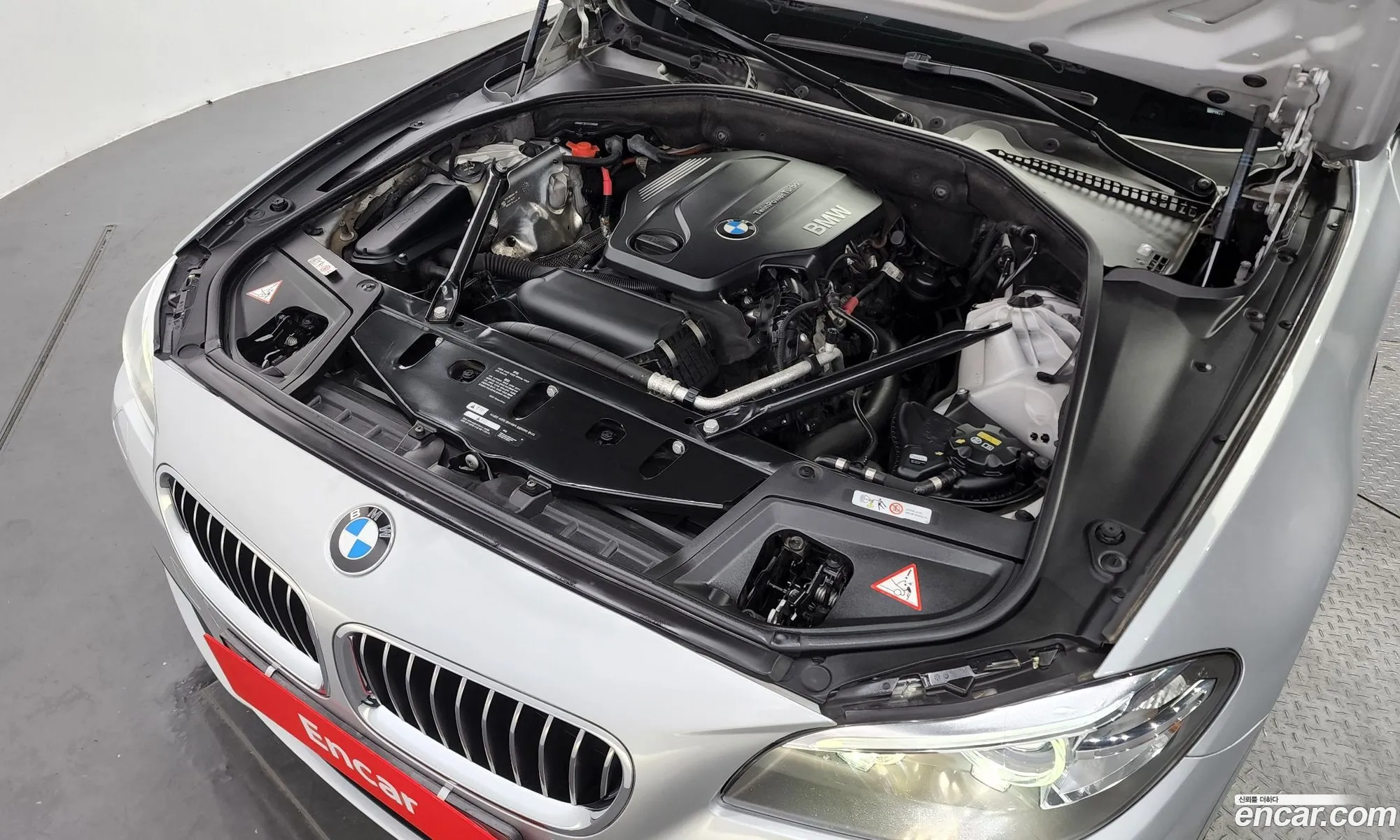 BMW 5 Series F10 520D xDrive - фотография 892400