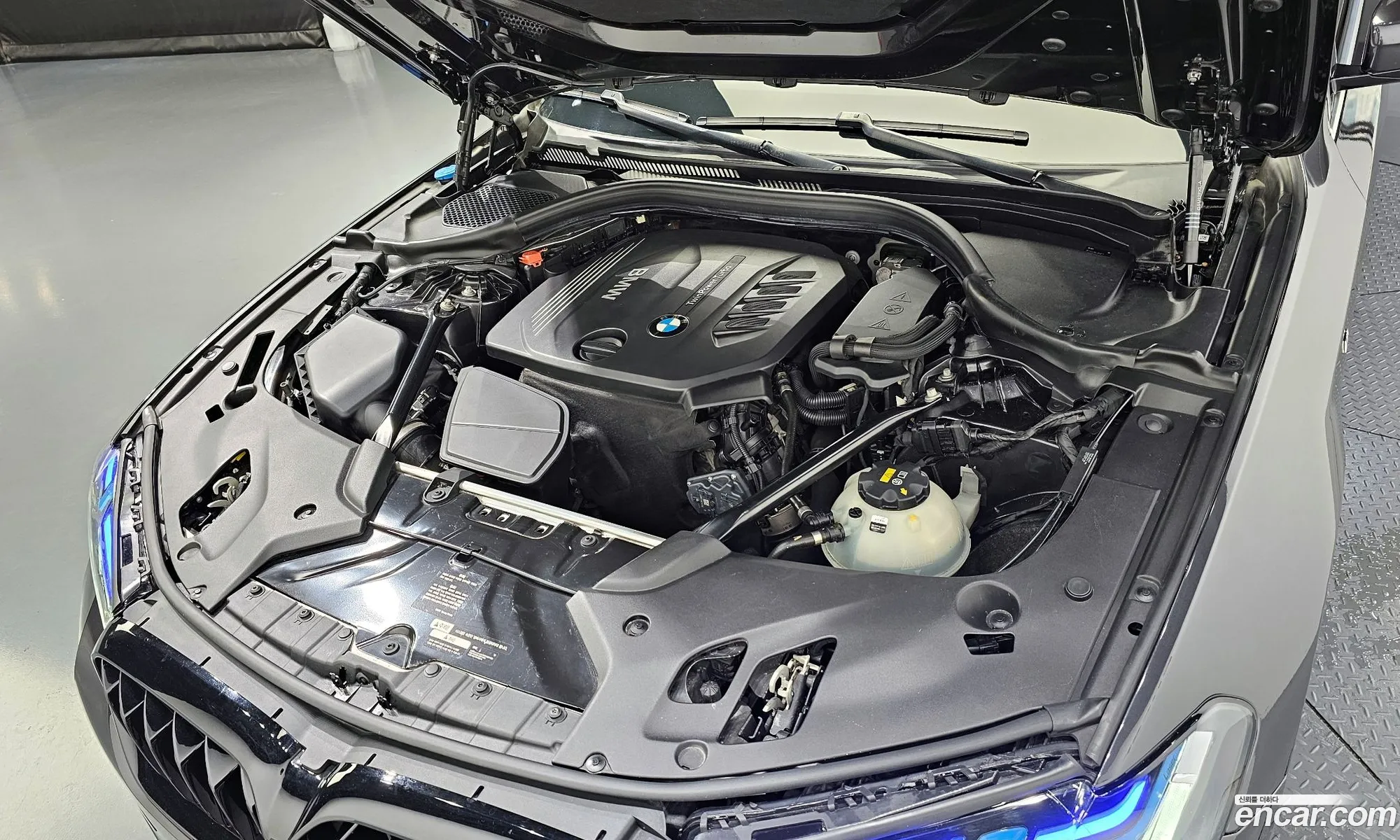 BMW 5 Series G30 520D xDrive M Sport Plus - фотография 11612230