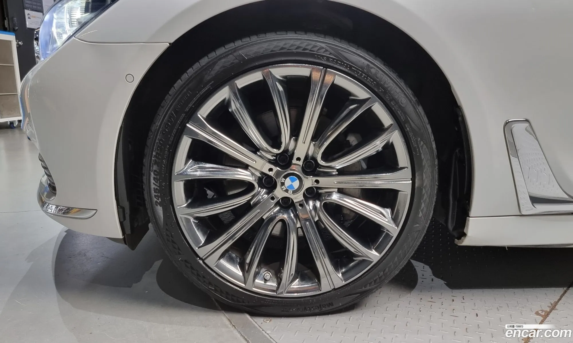 BMW 7 Series G11 730Ld xDrive - фотография 892373