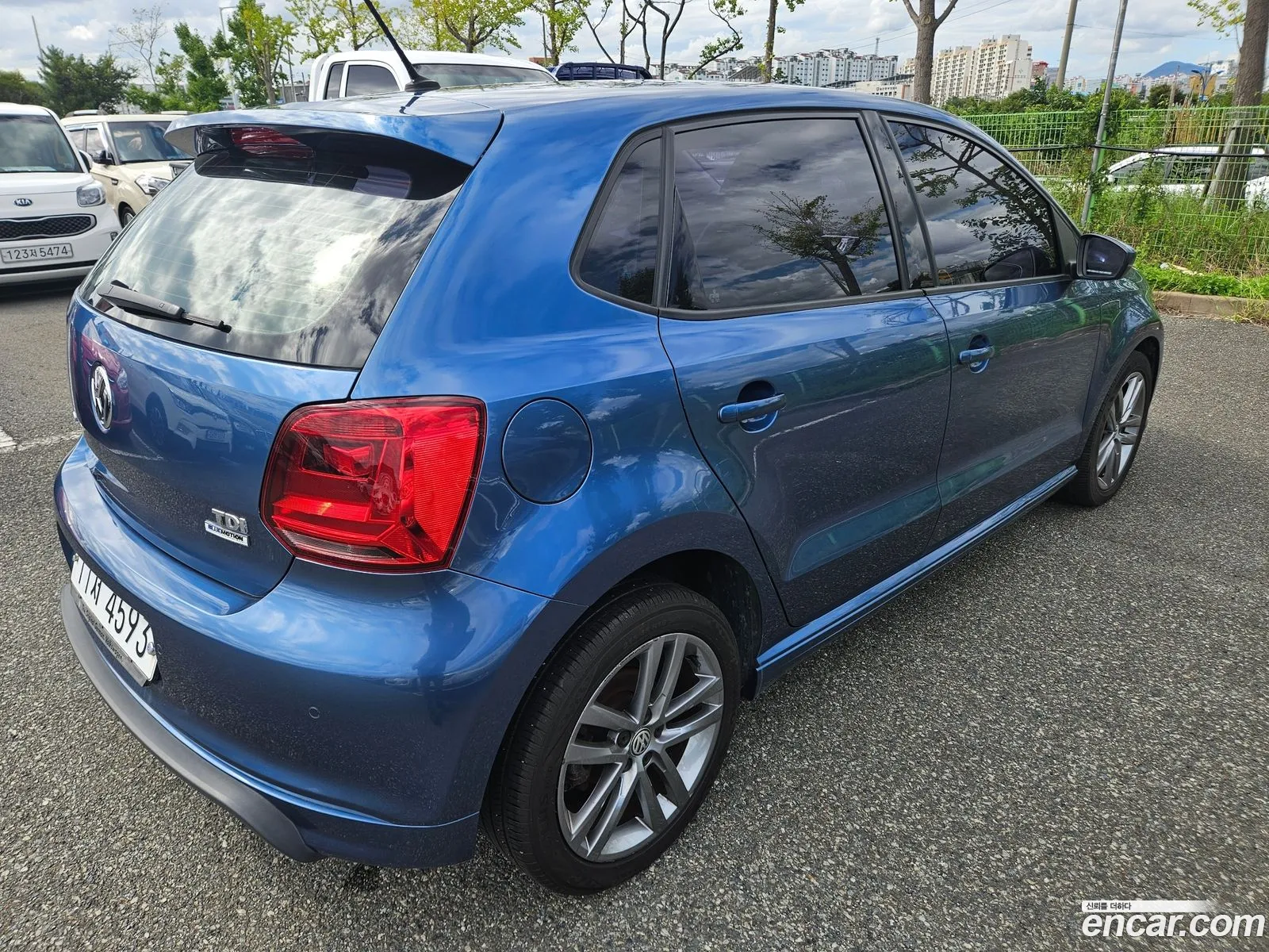 Volkswagen Polo 14 Tdi R-Line 5Th Generation - фотография 12385529