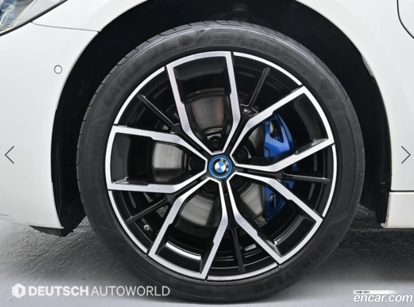 BMW 5 Series G30 530E M Sports - фотография 11808396