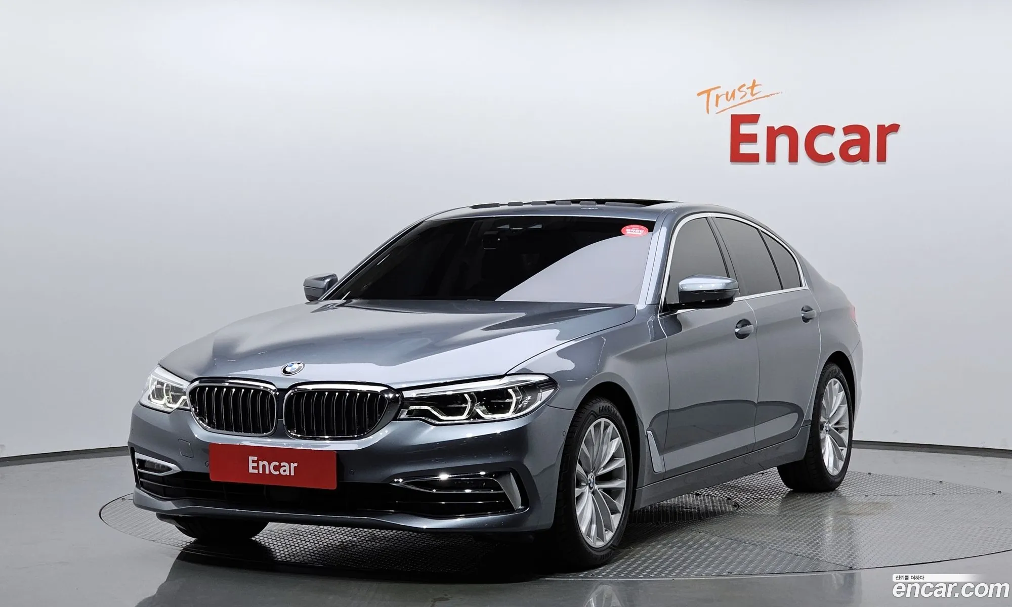 BMW 5 Series G30 520D Luxury Plus - фотография 12433208