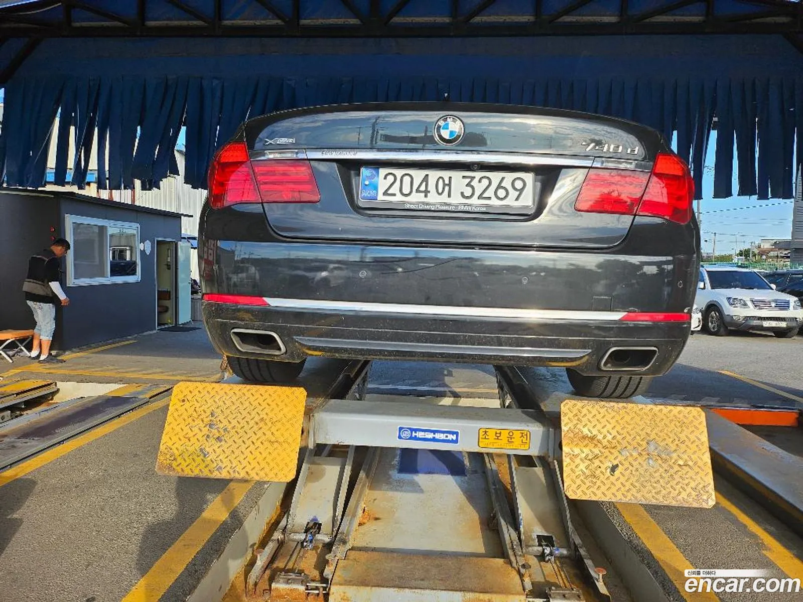 BMW 7 Series F01 740D xDrive Individual - фотография 892382