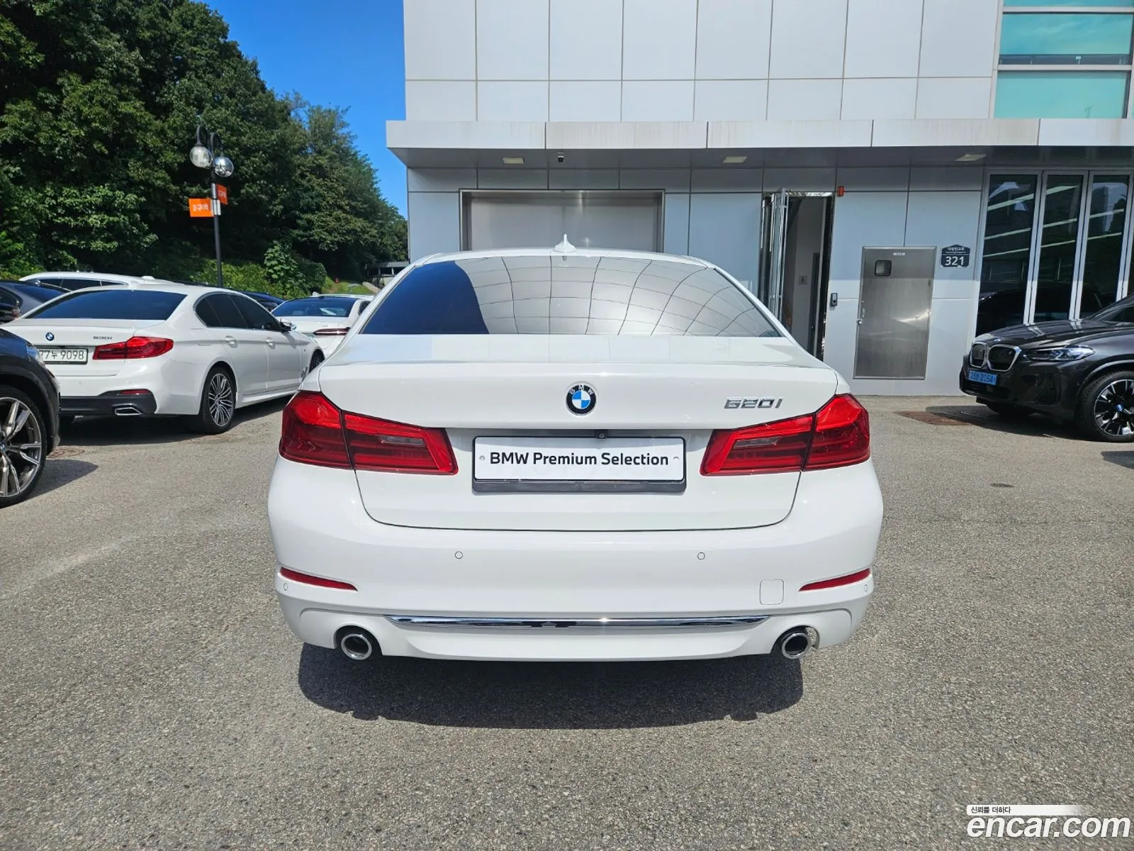 BMW 5 Series G30 520I Luxury - фотография 892360