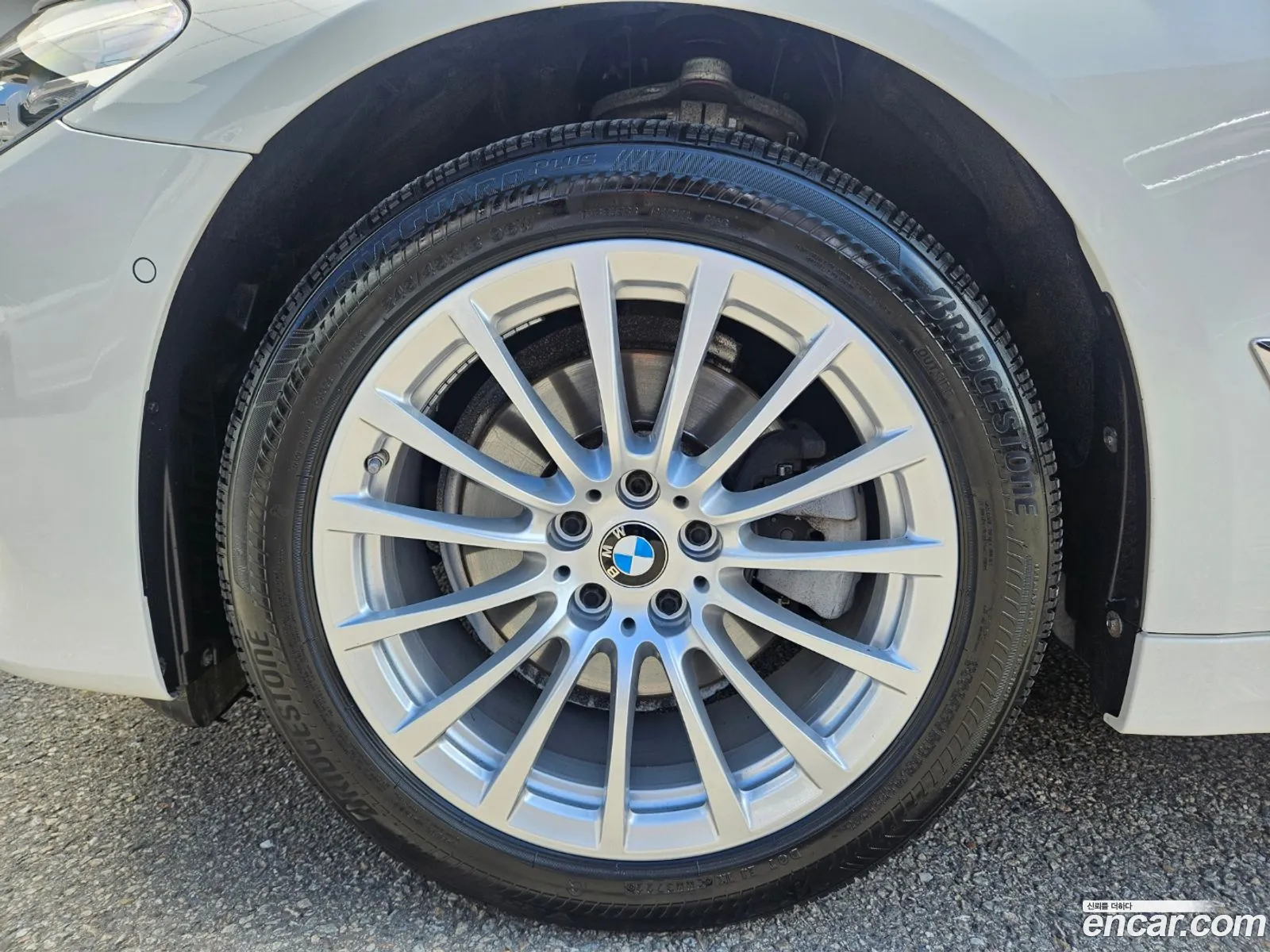 BMW 5 Series G30 520I Luxury - фотография 892361