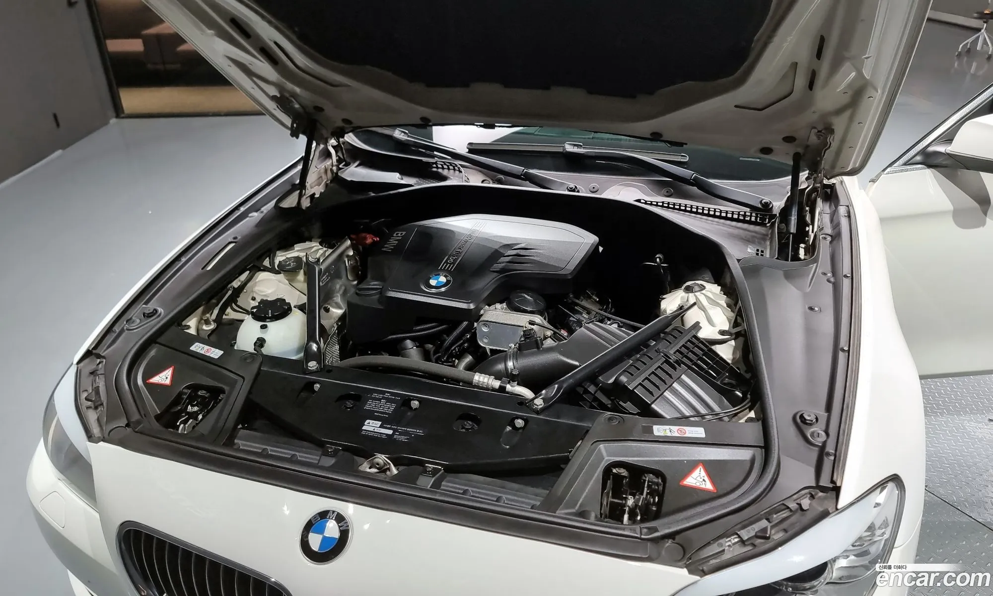 BMW 5 Series F10 528I - фотография 11612278