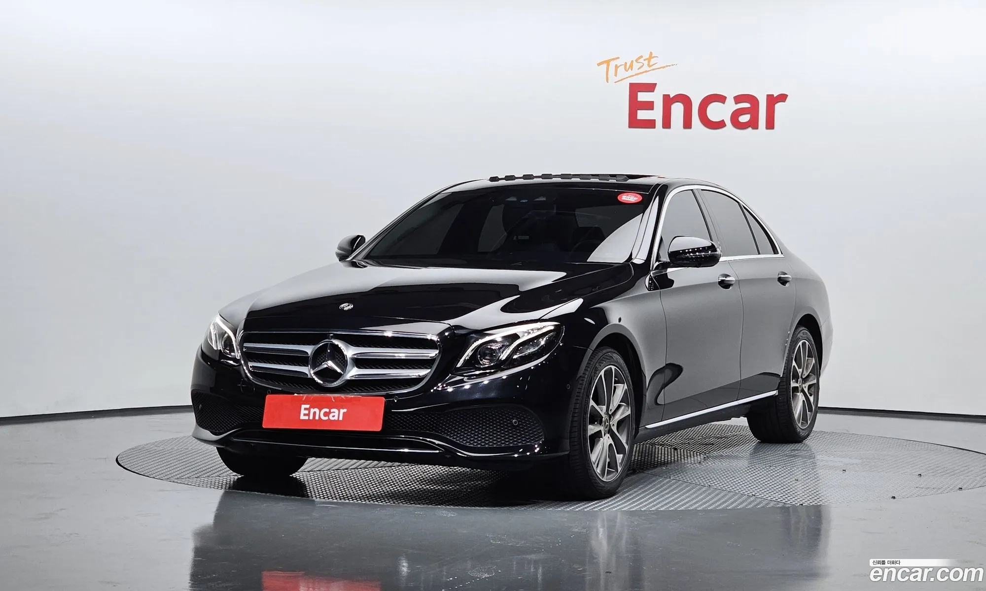 E-Class W213E300 4Matic Avant-Garde - фотография 8284438