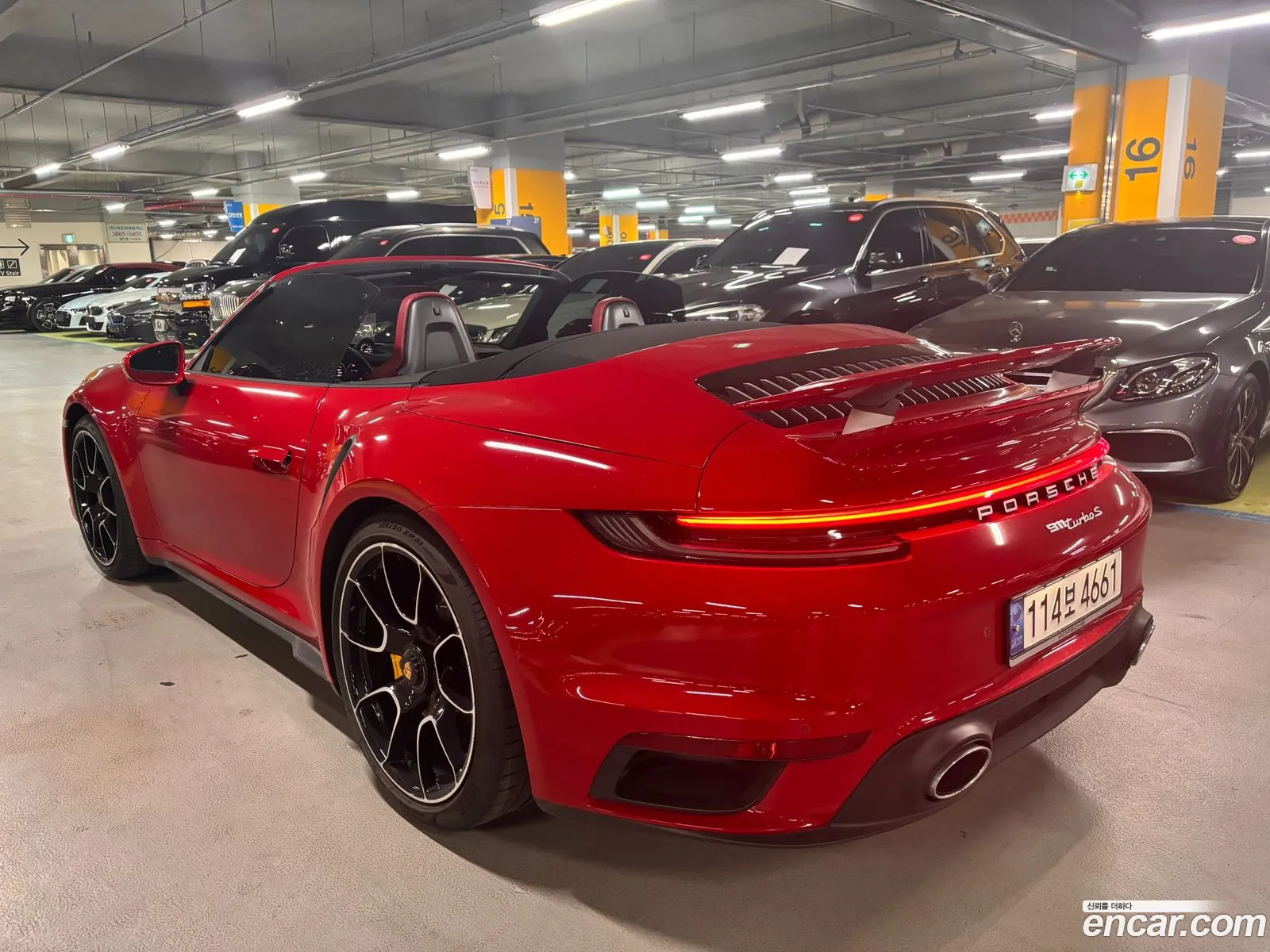 Porsche 911 992 Turbo S Cabriolet - фотография 941874