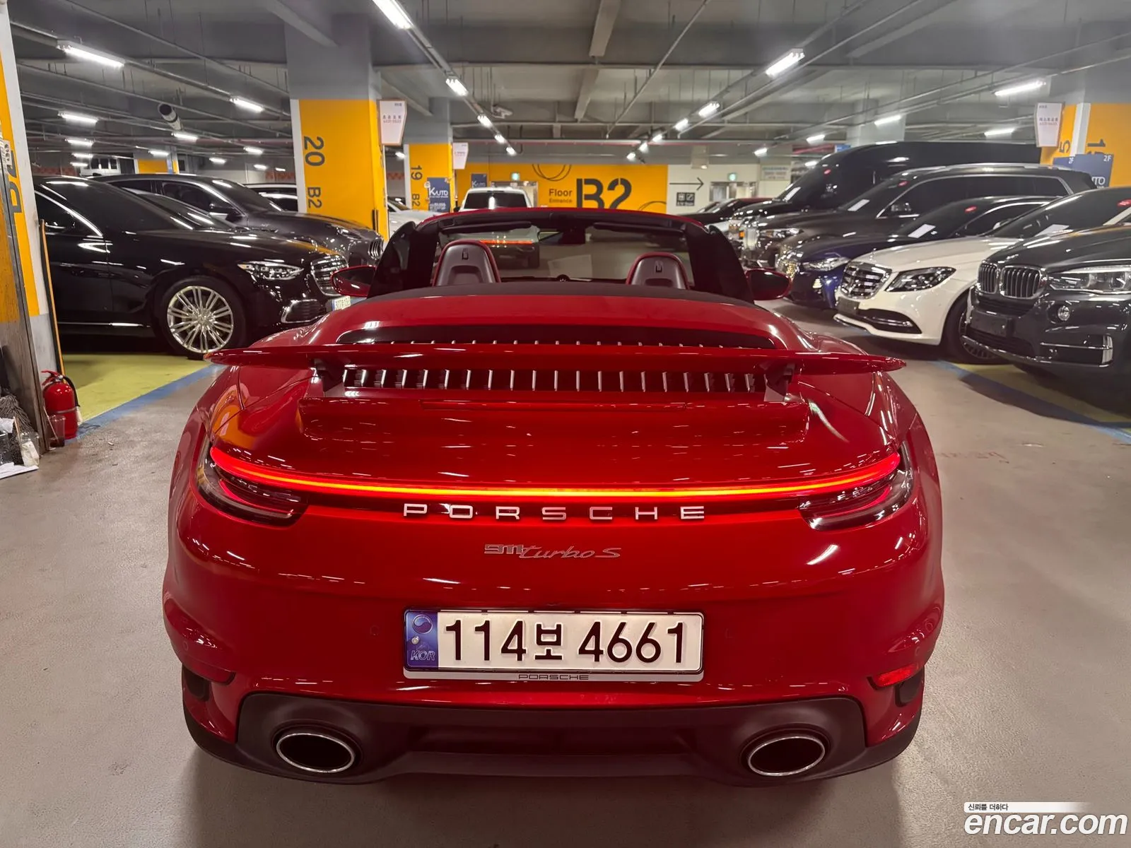 Porsche 911 992 Turbo S Cabriolet - фотография 941875
