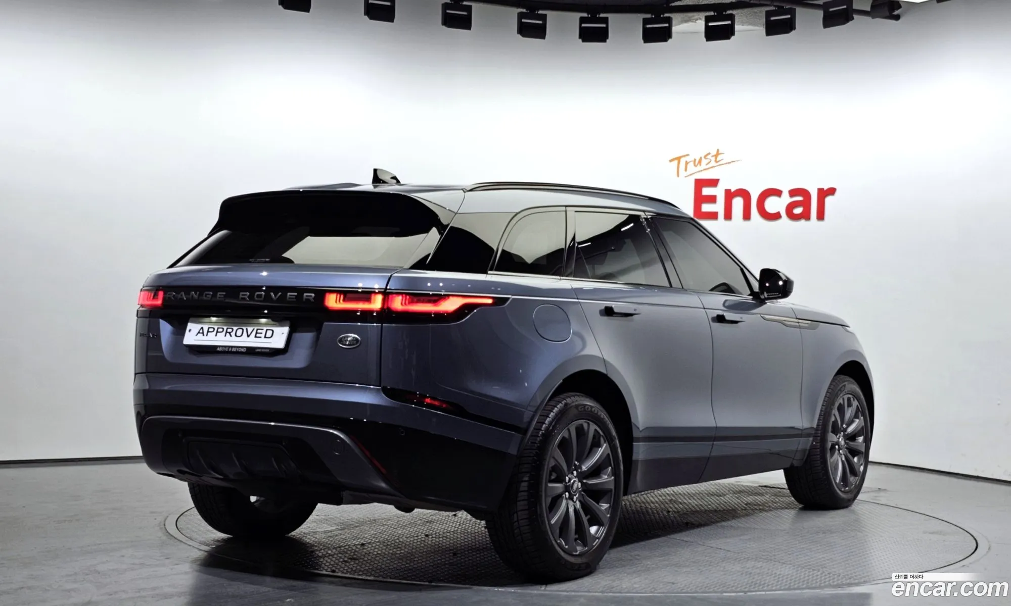 Land Rover Range Rover Velar 20 P250 R-Dynamic Se - фотография 5196408