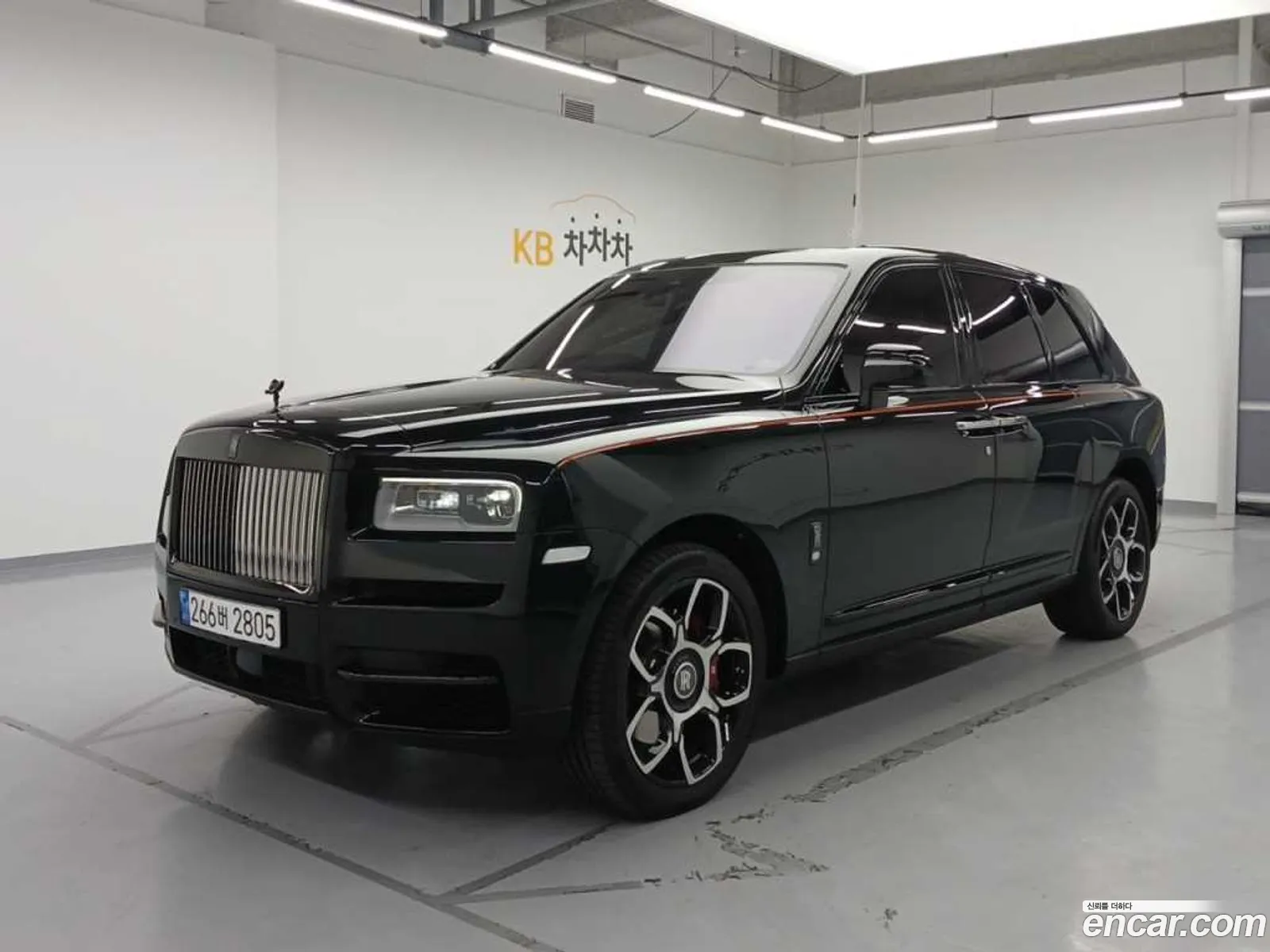 Rolls-Royce Cullinan 67 V12 Black Badge - фотография 3720475