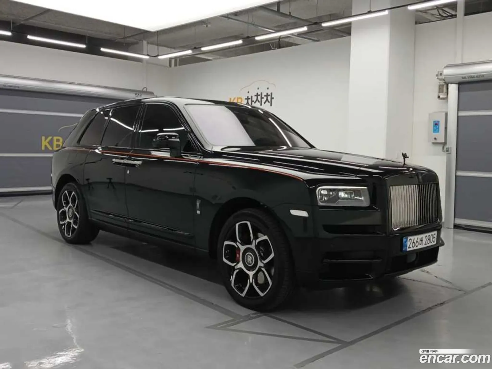 Rolls-Royce Cullinan 67 V12 Black Badge - фотография 3720476