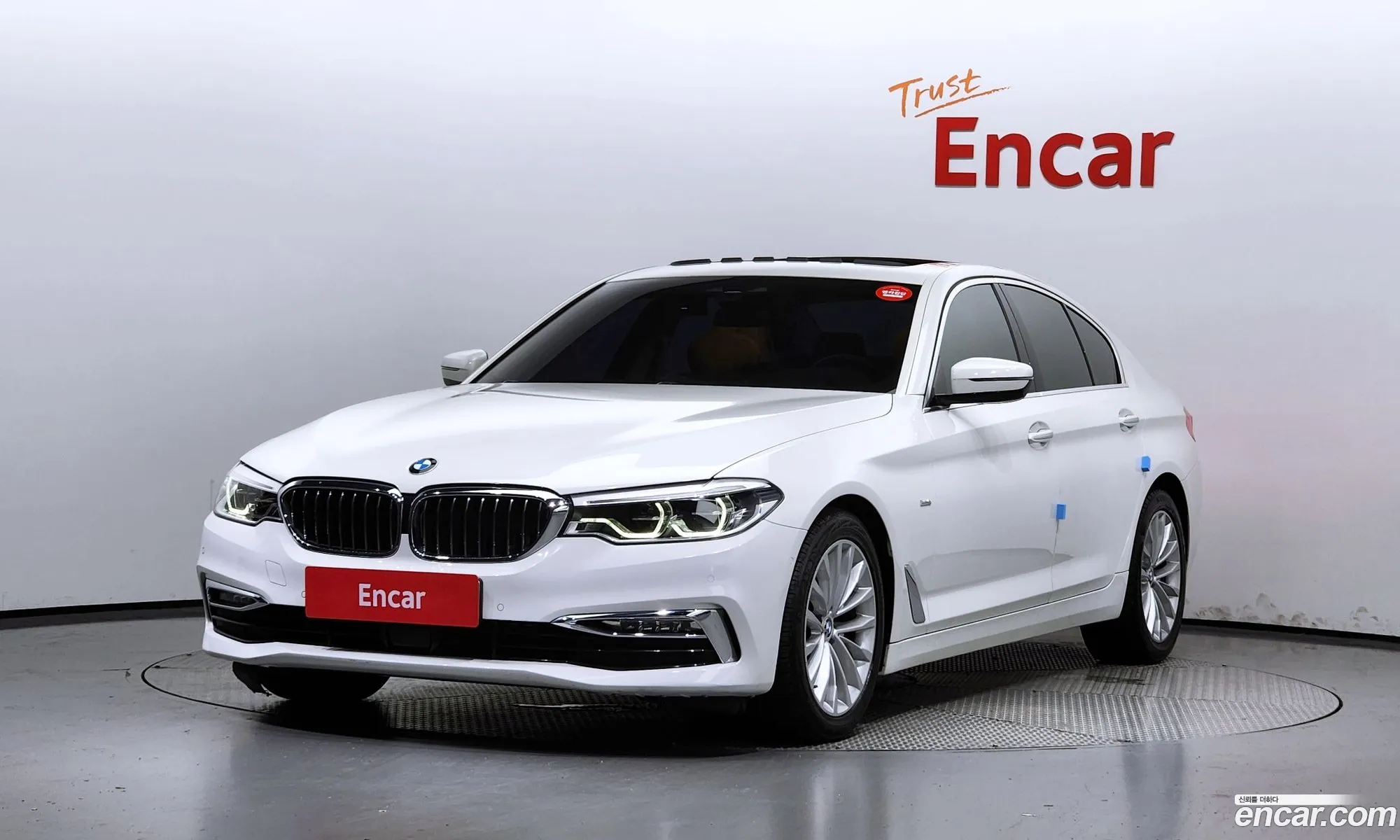 BMW 5 Series G30 520D Luxury Special Edition - фотография 11788306