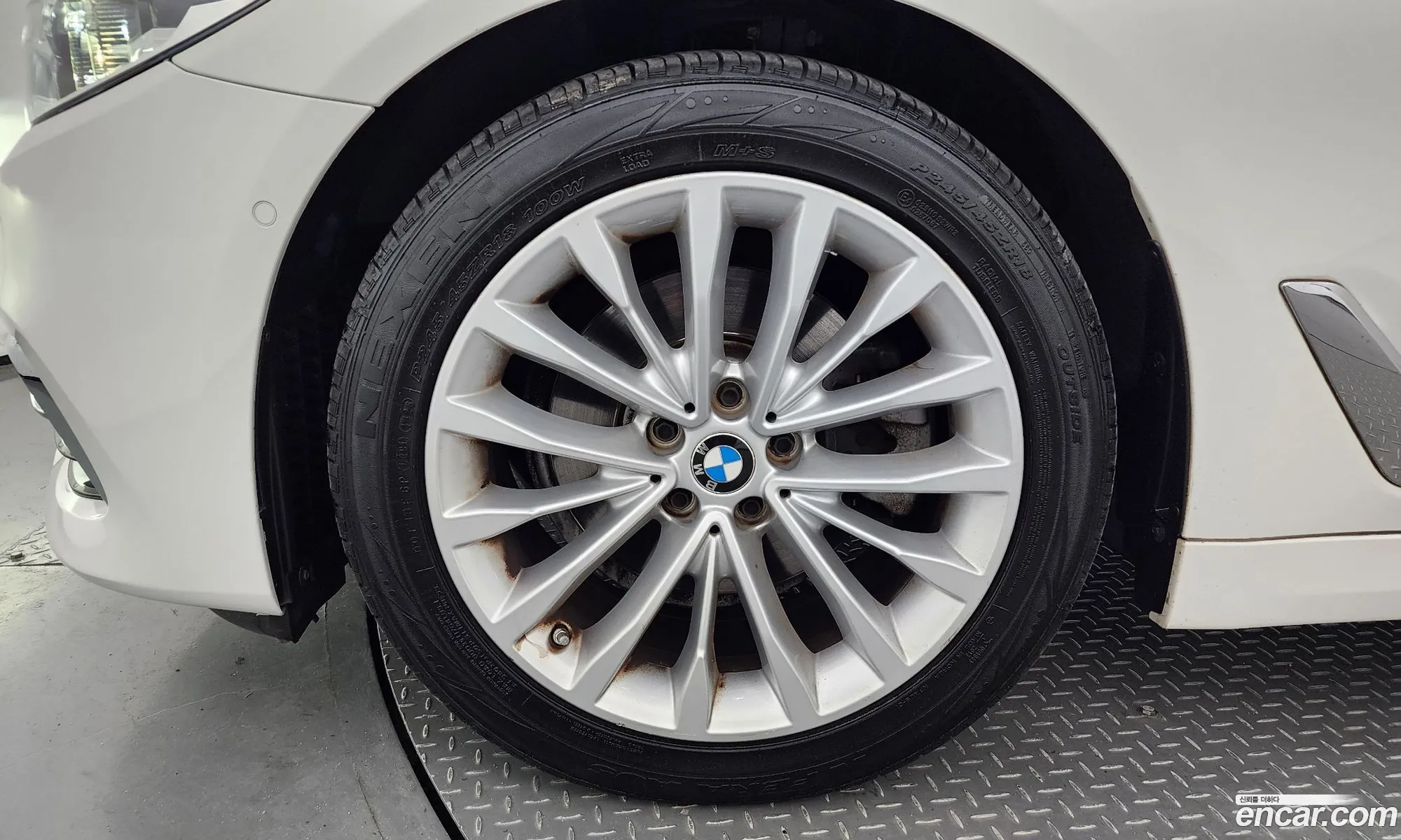 BMW 5 Series G30 520D Luxury Special Edition - фотография 11788310
