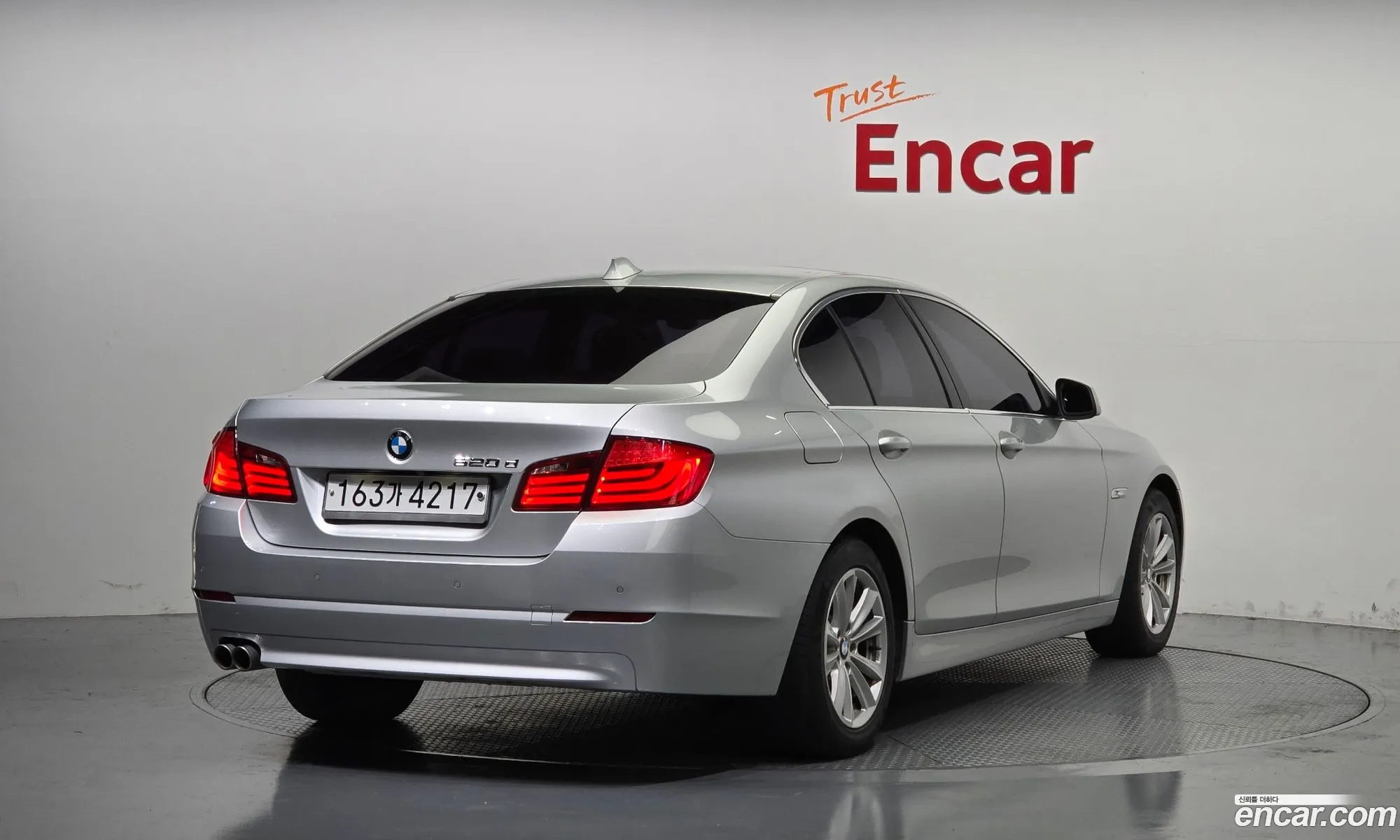 BMW 5 Series F10 520D - фотография 927097