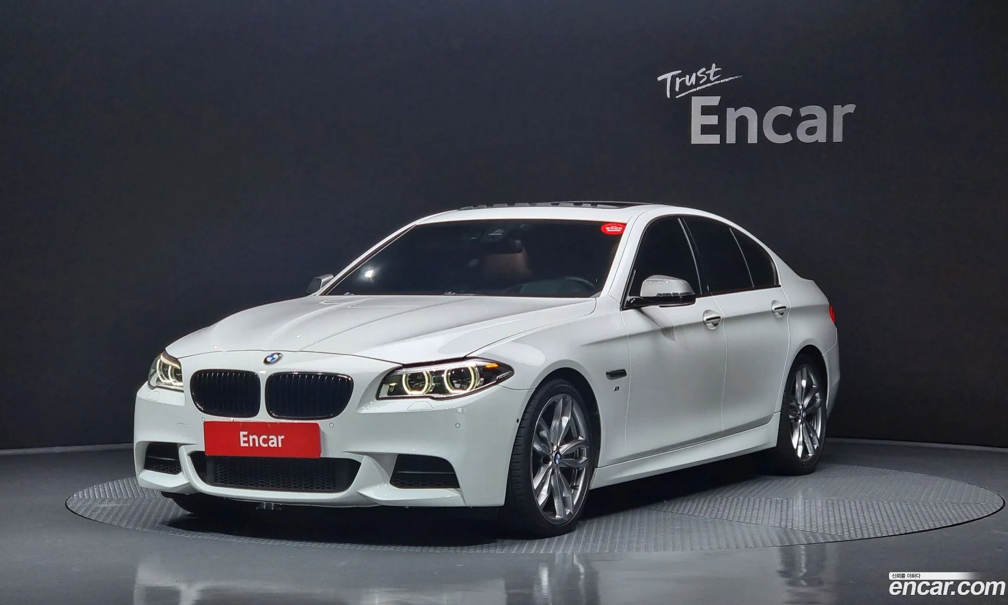 BMW 5 Series F10 M550D xDrive - фотография 11612261