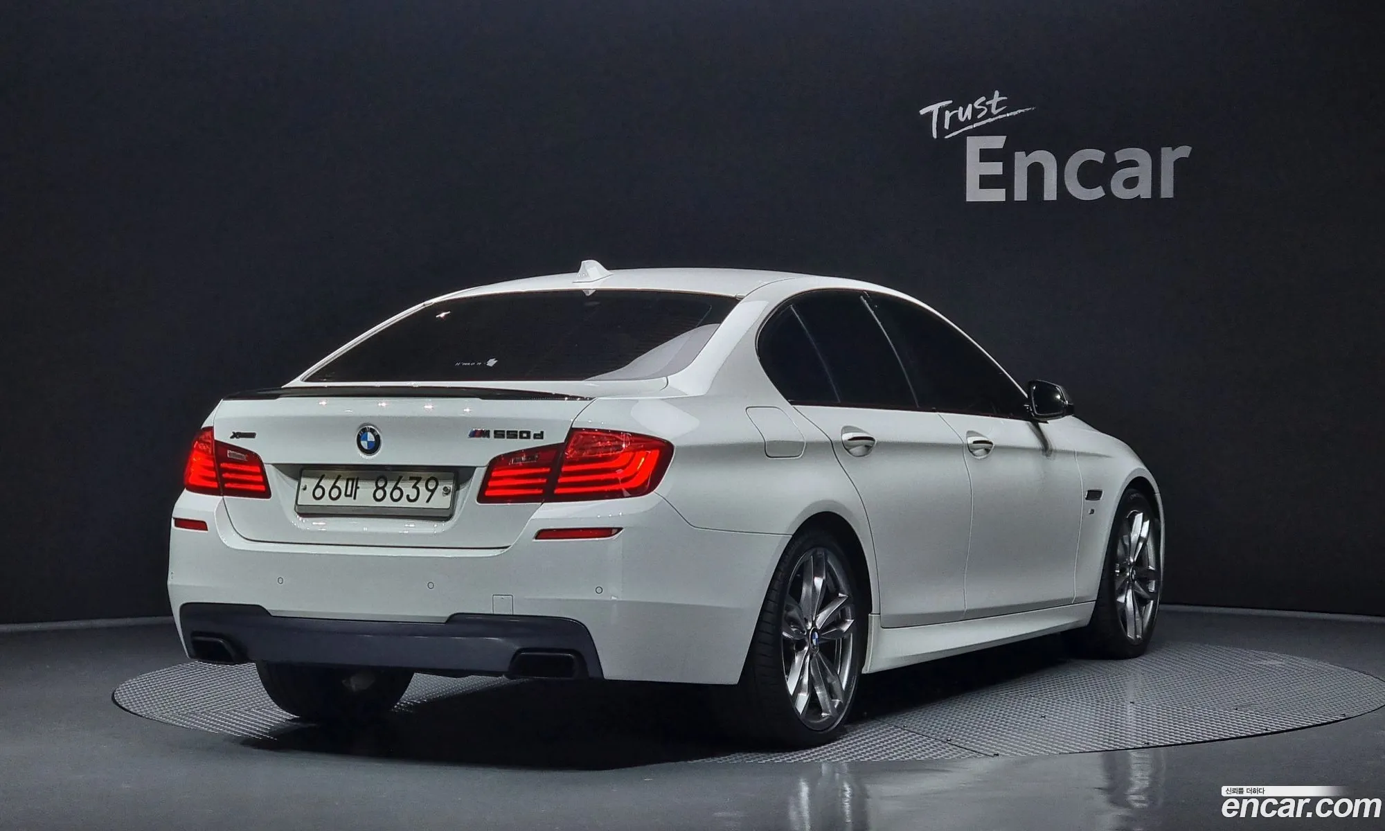 BMW 5 Series F10 M550D xDrive - фотография 11612262