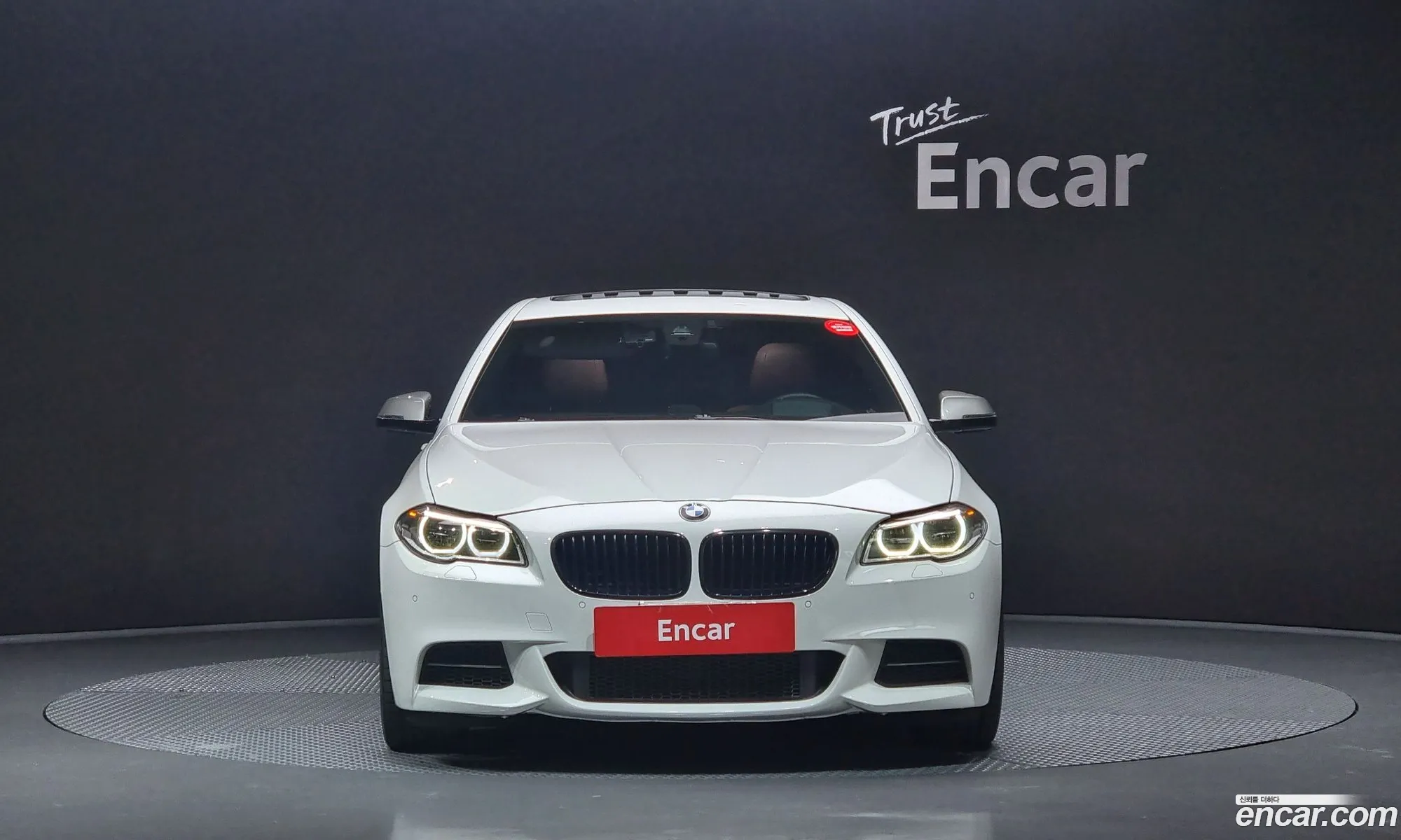 BMW 5 Series F10 M550D xDrive - фотография 11612263