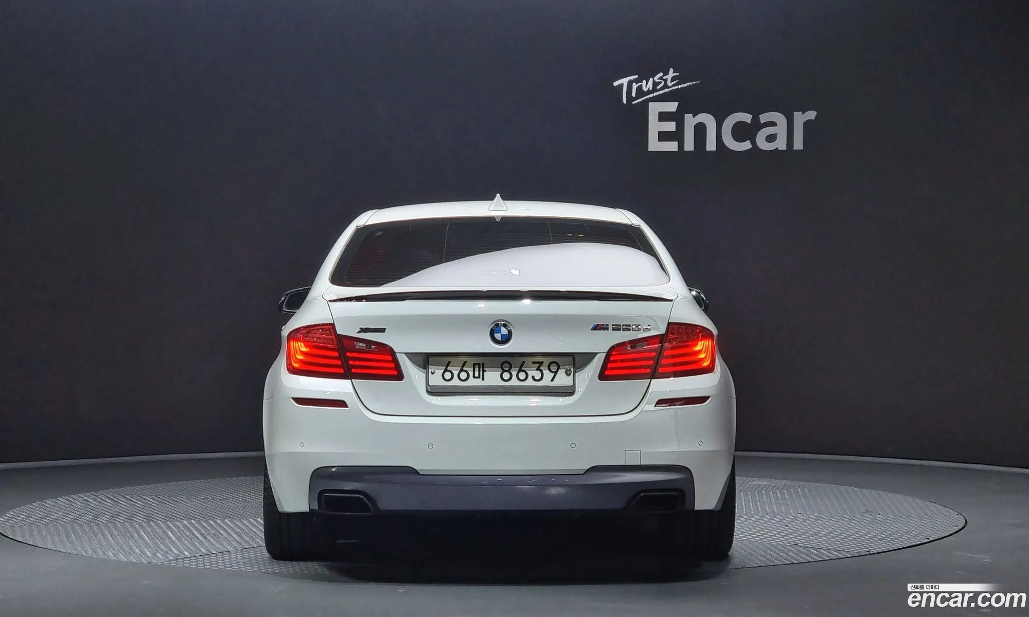 BMW 5 Series F10 M550D xDrive - фотография 11612264