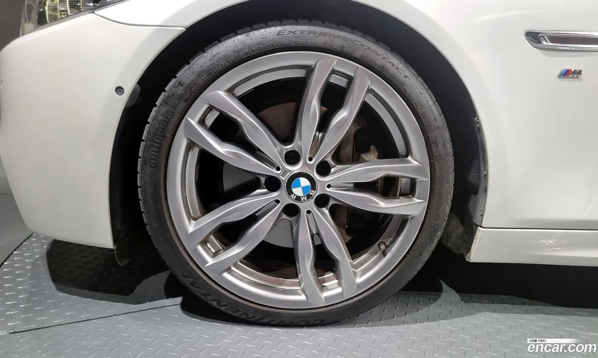 BMW 5 Series F10 M550D xDrive - фотография 11612265