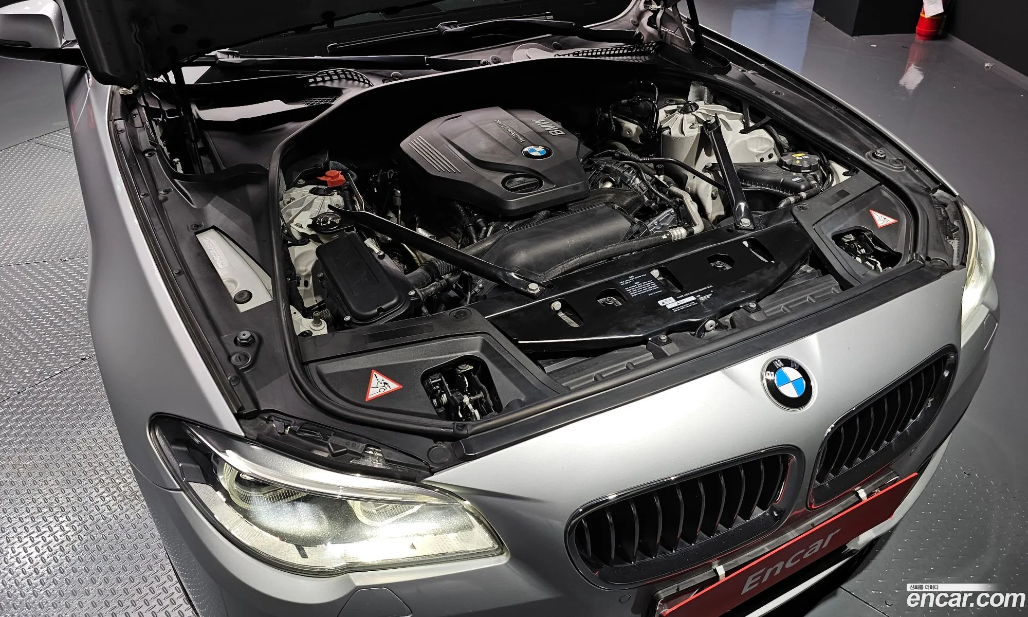 BMW 5 Series F10 520D xDrive Luxury Plus - фотография 927089