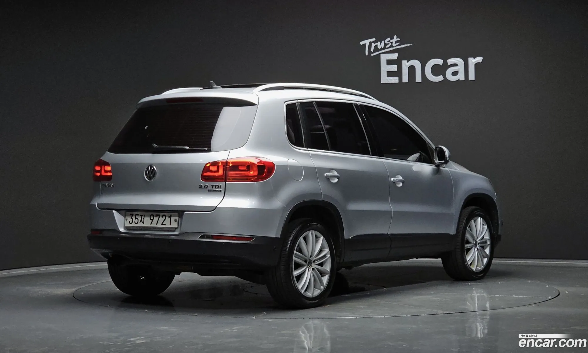 Volkswagen New Tiguan 20 Tdi Premium 5N - фотография 12497388