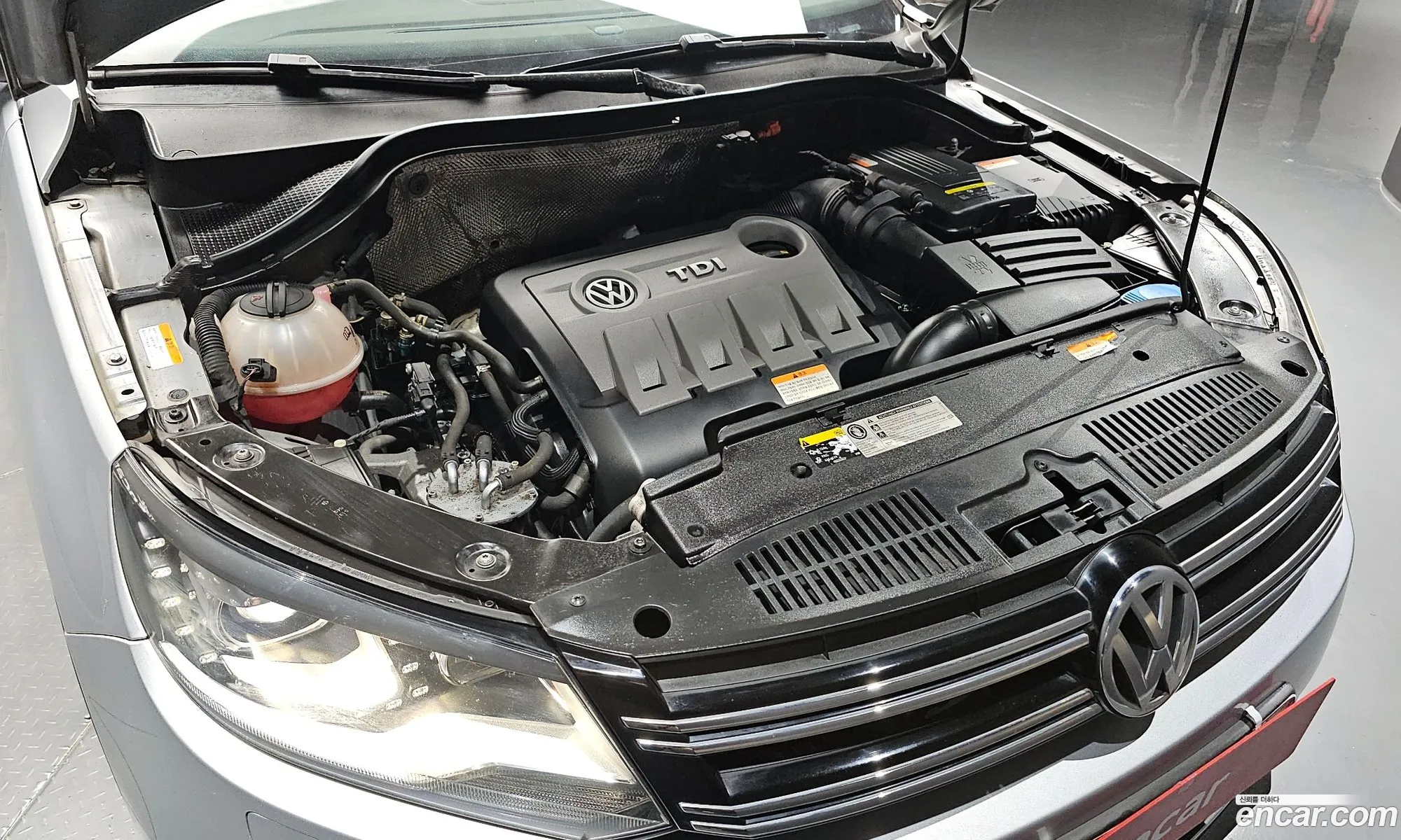 Volkswagen New Tiguan 20 Tdi Premium 5N - фотография 12497392