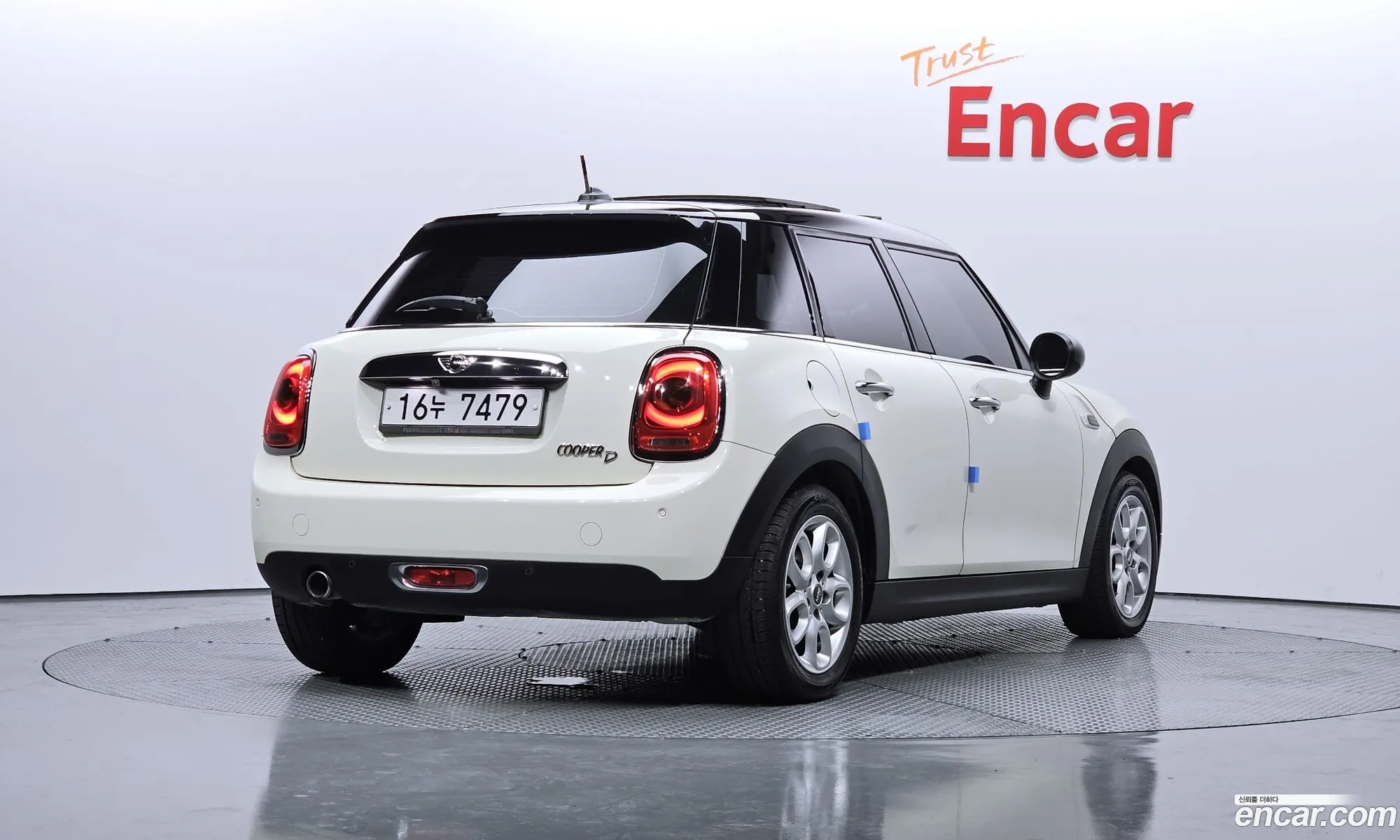 Mini Cooper D 5-Door High 3Rd Generation - фотография 851406