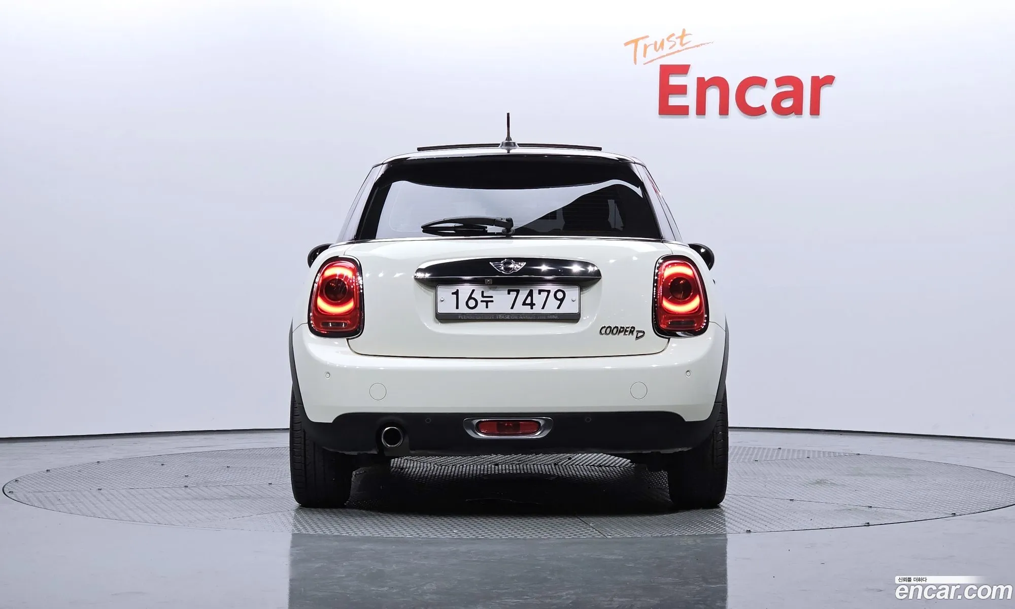 Mini Cooper D 5-Door High 3Rd Generation - фотография 851408