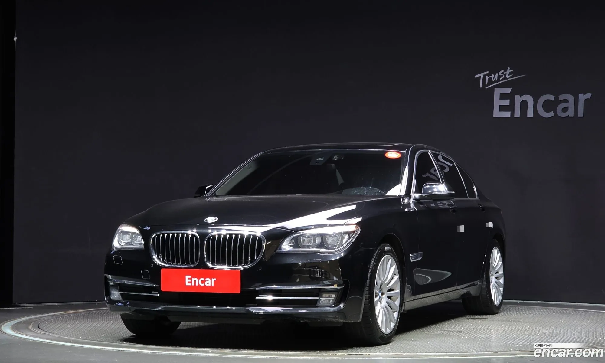 BMW 7 Series F01 730D xDrive - фотография 11570423
