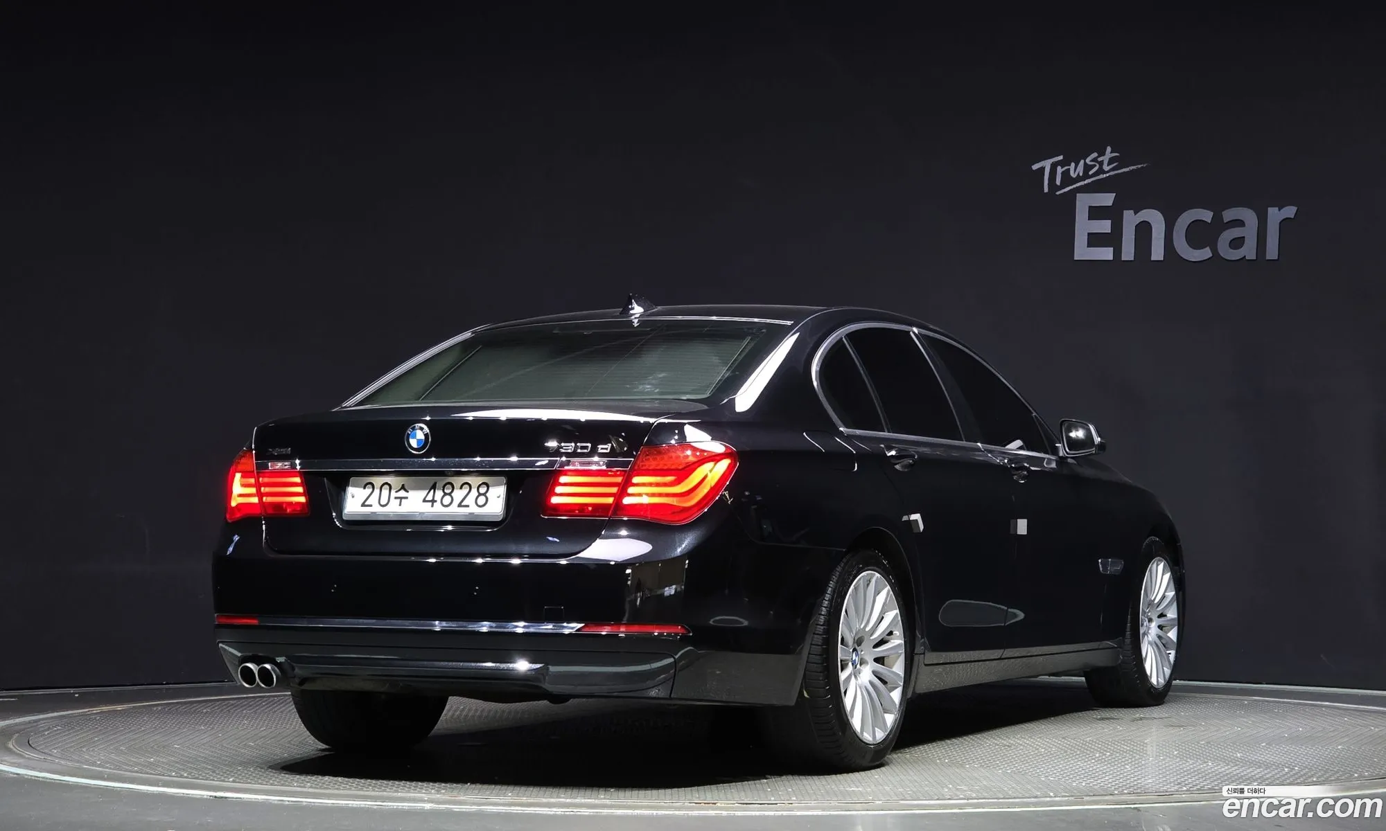 BMW 7 Series F01 730D xDrive - фотография 11570424