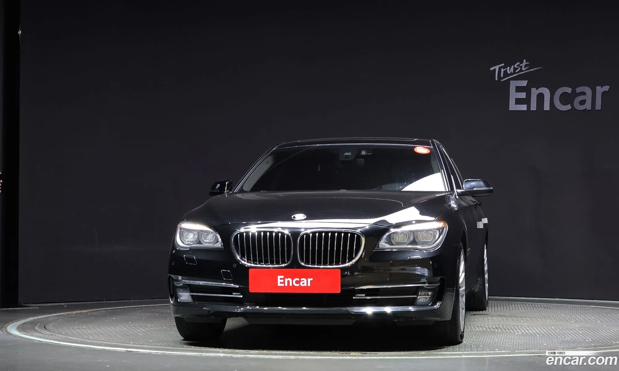 BMW 7 Series F01 730D xDrive - фотография 11570425
