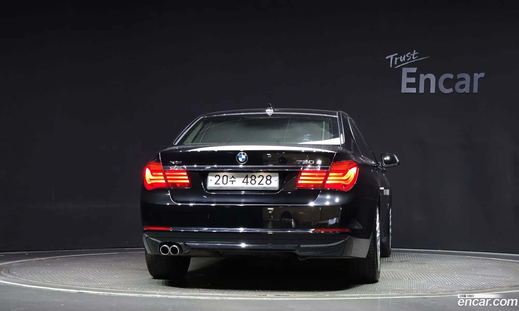 BMW 7 Series F01 730D xDrive - фотография 11570426