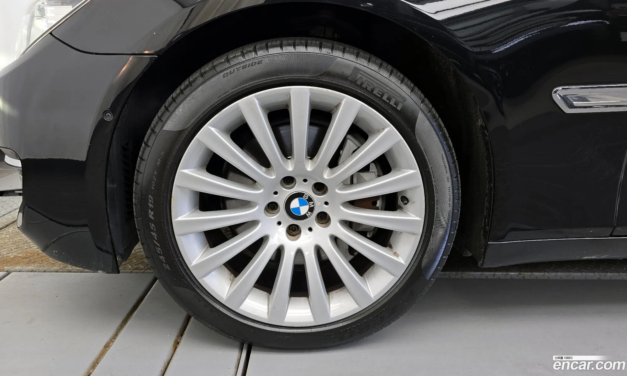 BMW 7 Series F01 730D xDrive - фотография 11570427