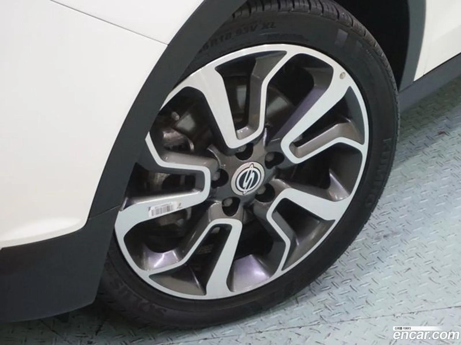 Kg Mobility Ssangyong Tivoli Lx 2Wd - фотография 4967589