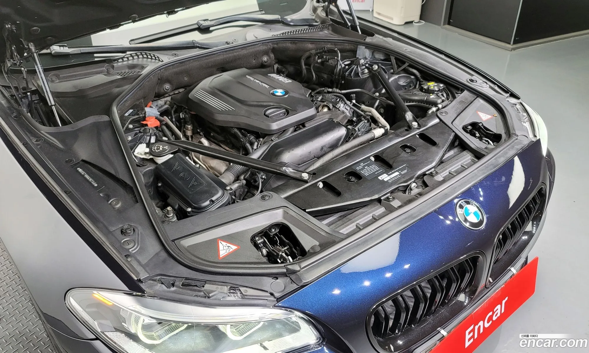 BMW 5 Series F10 520D xDrive M Aerodynamics - фотография 12433254
