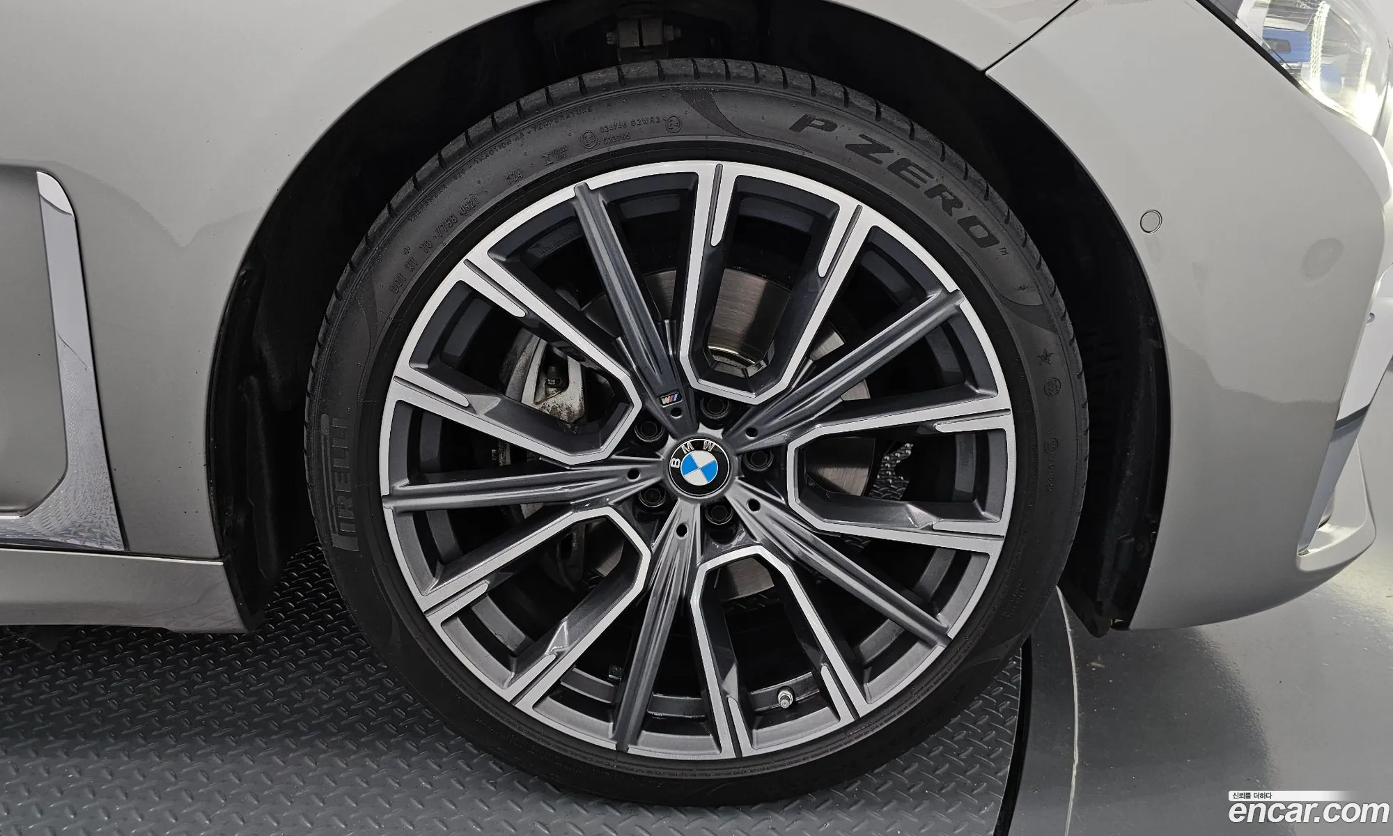 BMW 7 Series G11 740Li xDrive M Sports - фотография 954154