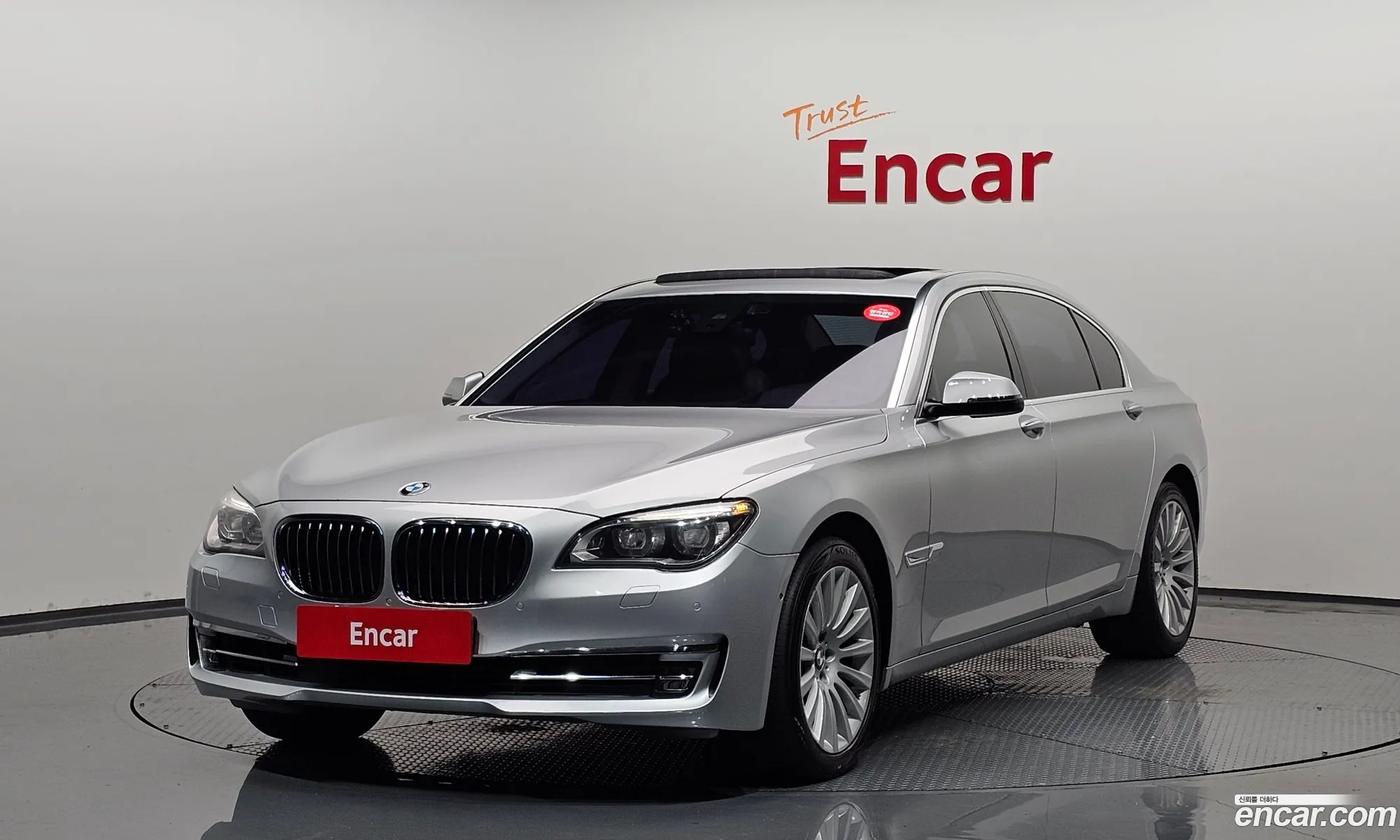 BMW 7 Series F01 740Li - фотография 954130