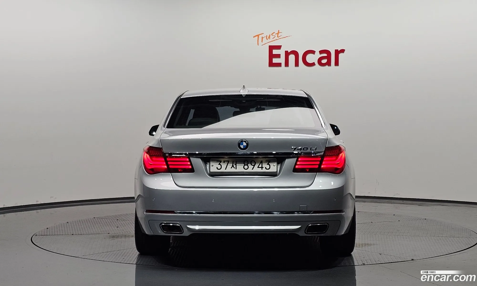 BMW 7 Series F01 740Li - фотография 954133