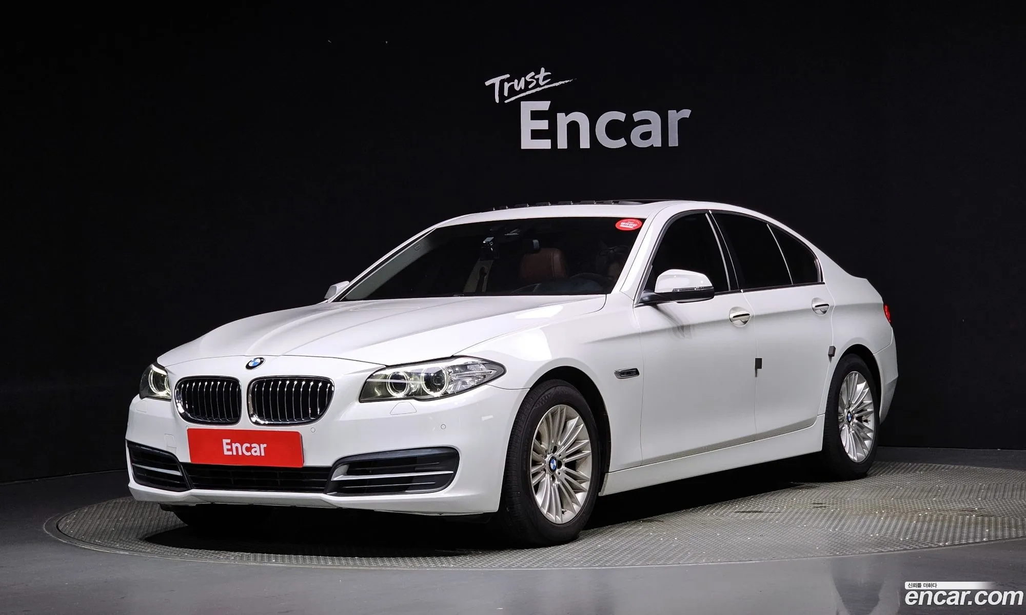 BMW 5 Series F10 520D xDrive - фотография 12433237