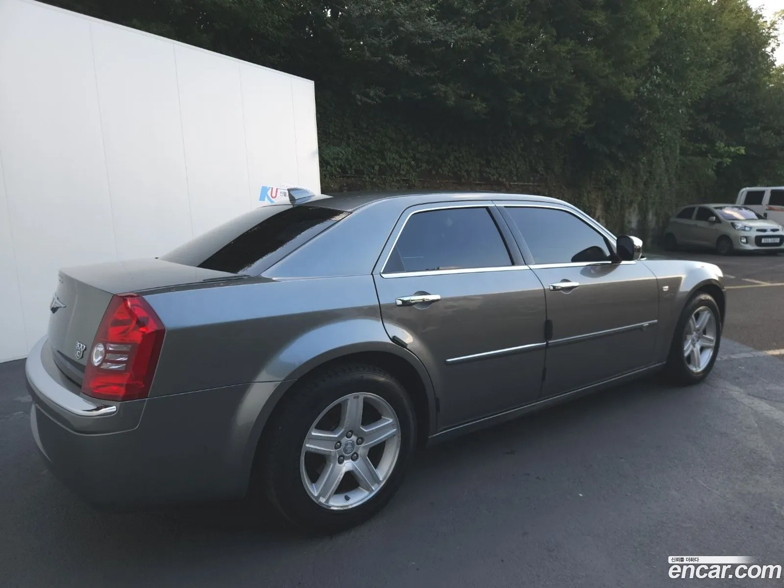 Chrysler 300C 35 1St Generation - фотография 3503449
