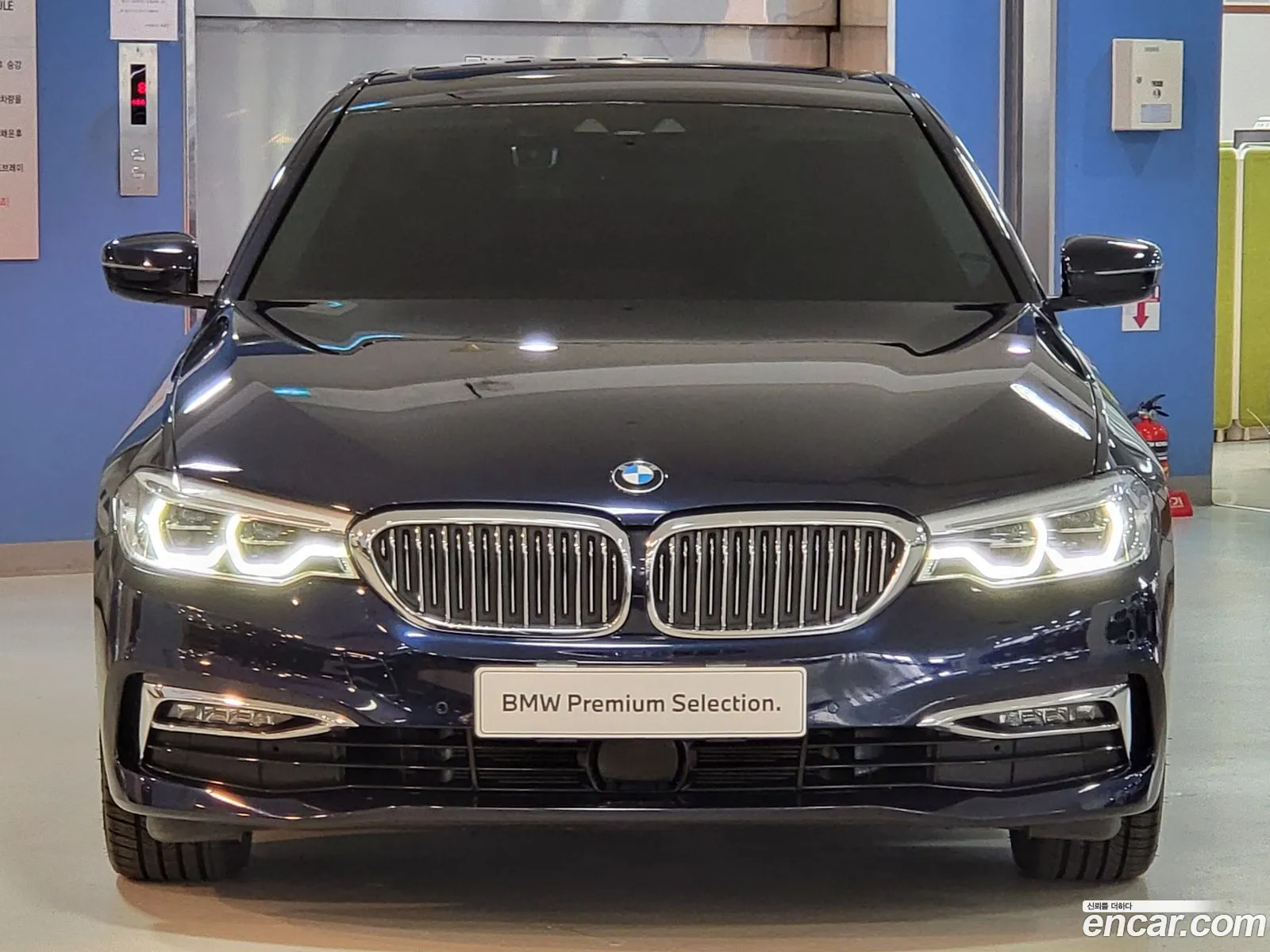 BMW 5 Series G30 530I Luxury Plus - фотография 11570413